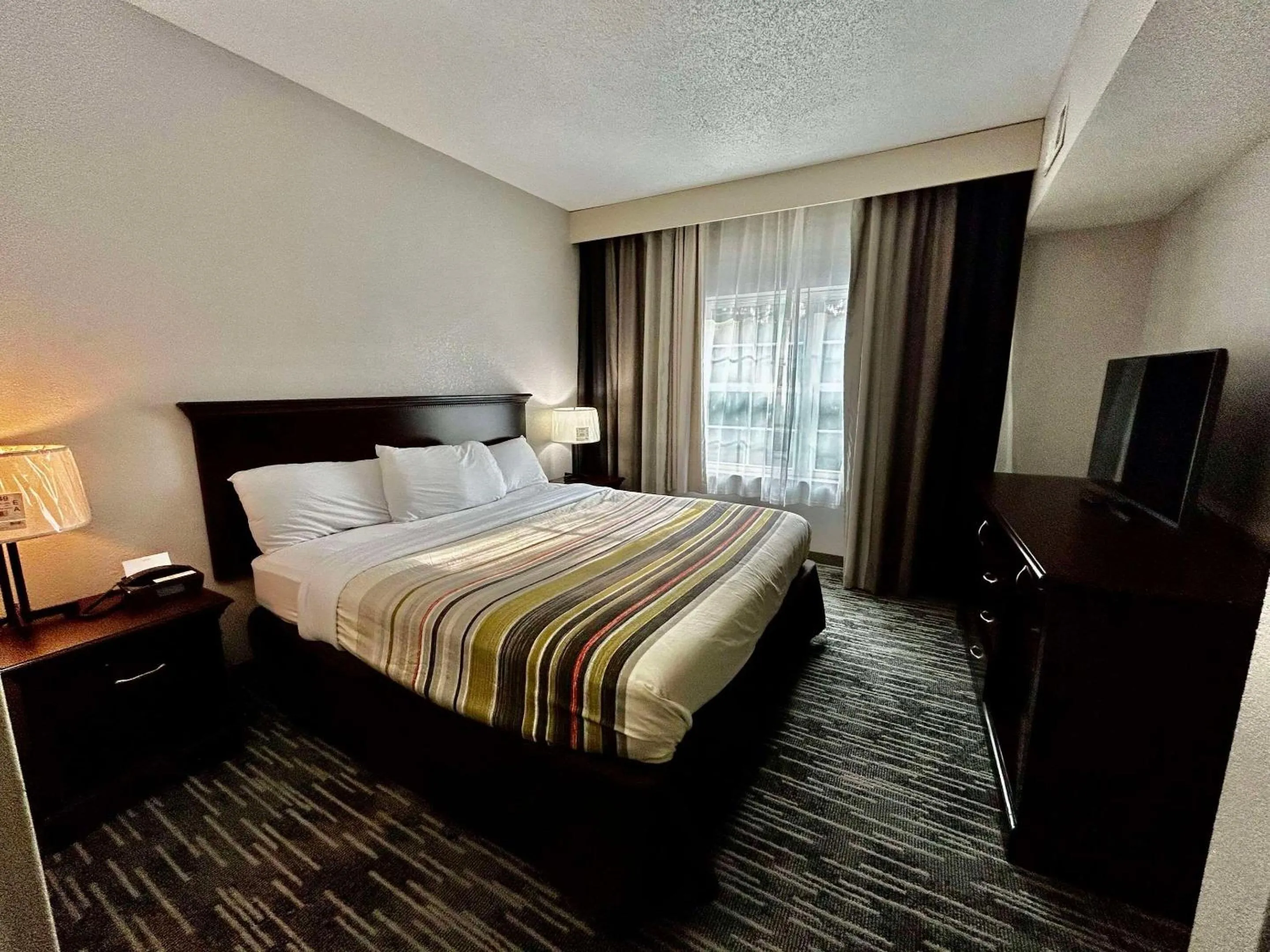 Bedroom, Bed in Country Inn & Suites by Radisson, Columbus, GA
