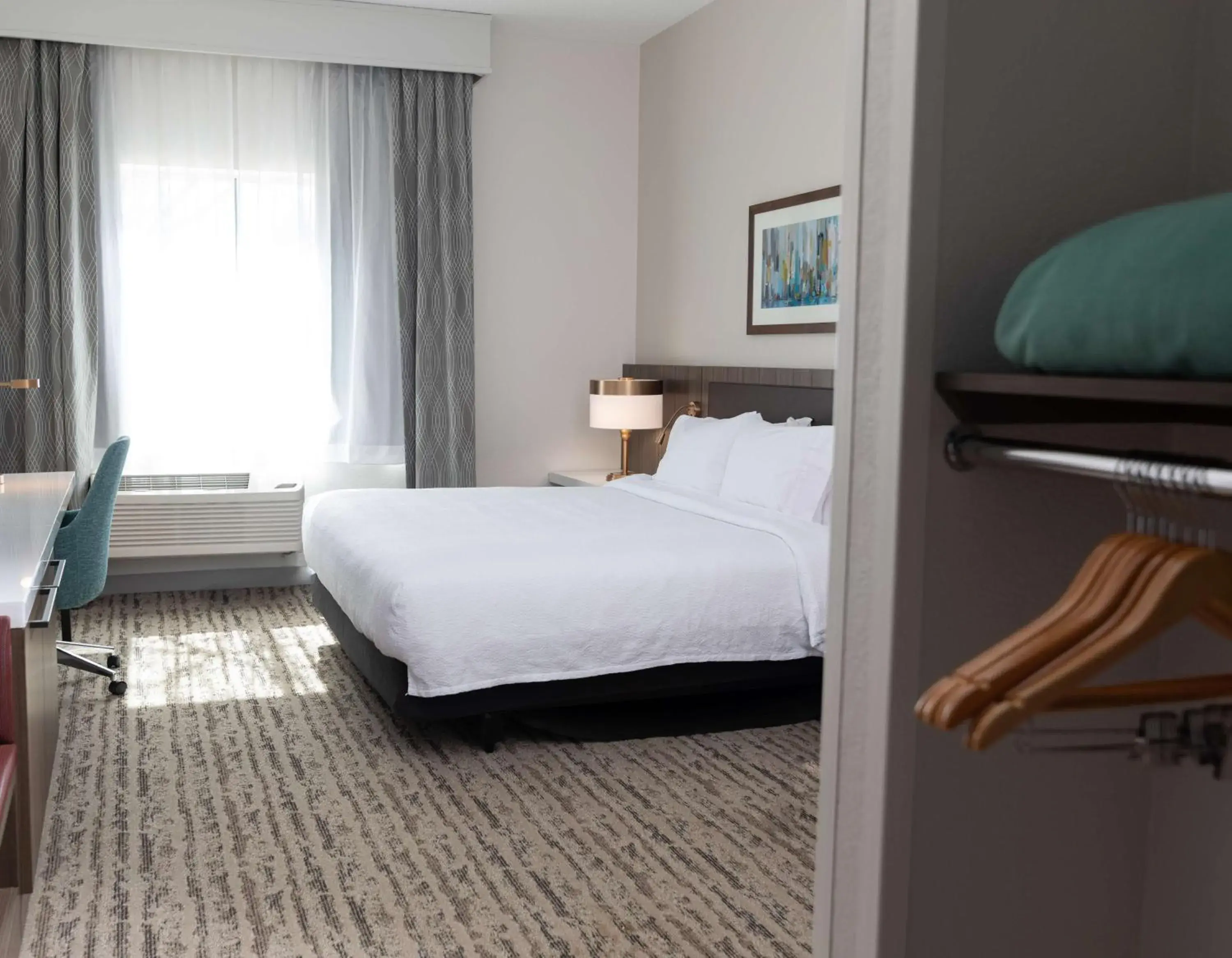 Bed in Hilton Garden Inn Des Moines Airport Bed in Hilton Garden Inn Des Moines Airport