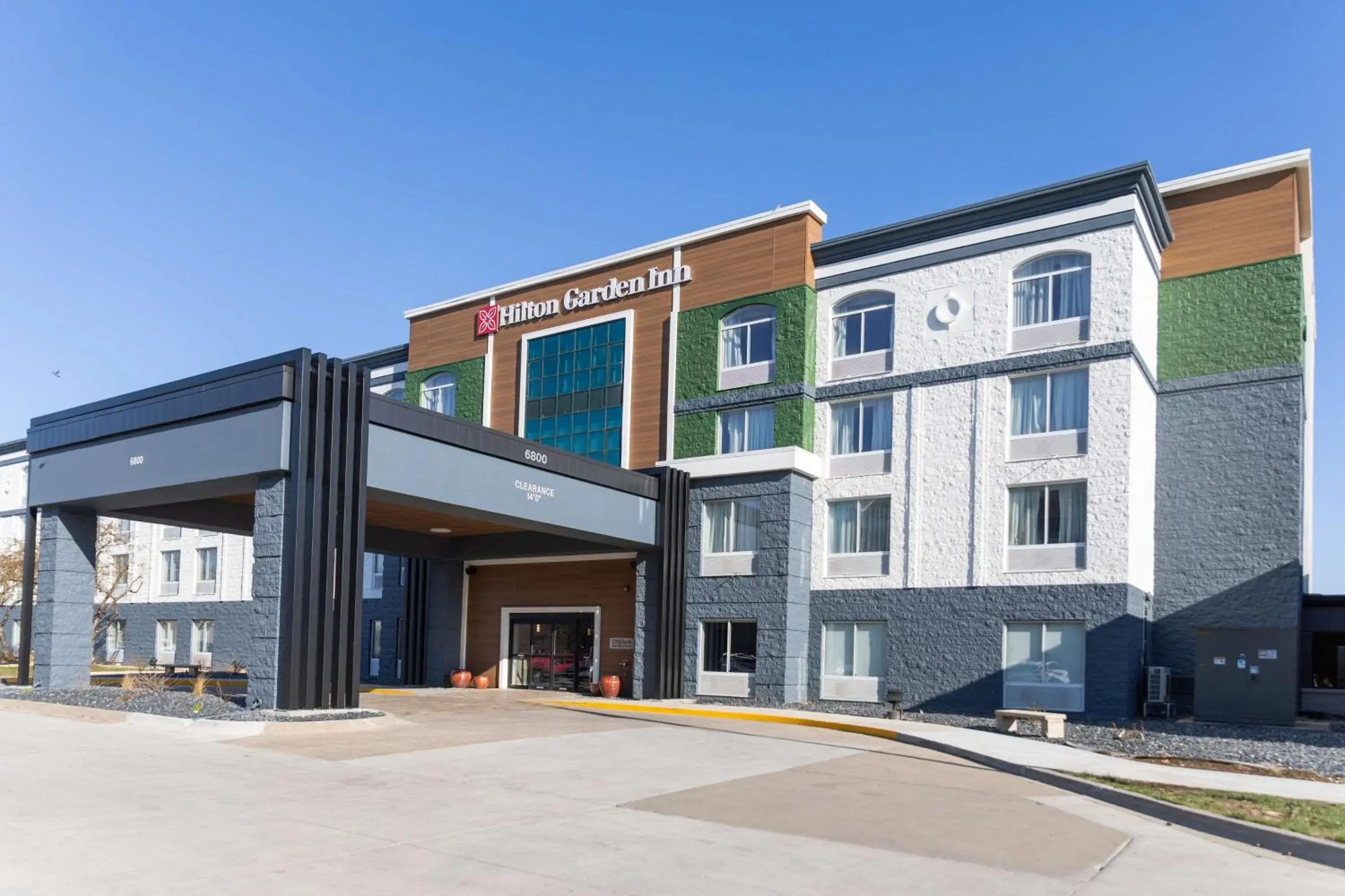 Property building in Hilton Garden Inn Des Moines Airport Property building in Hilton Garden Inn Des Moines Airport