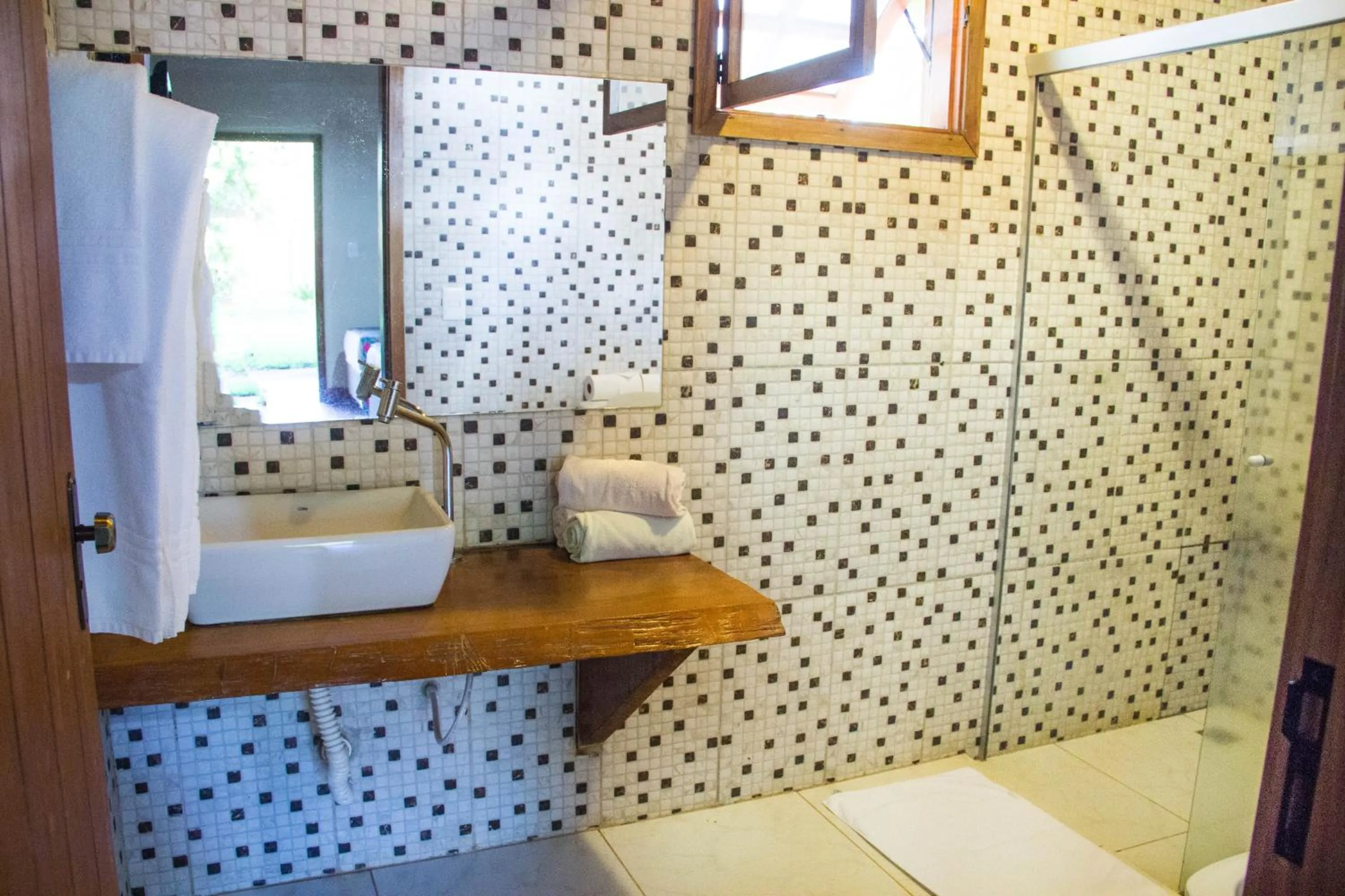 Shower in Eco Resort Foz do Marinheiro