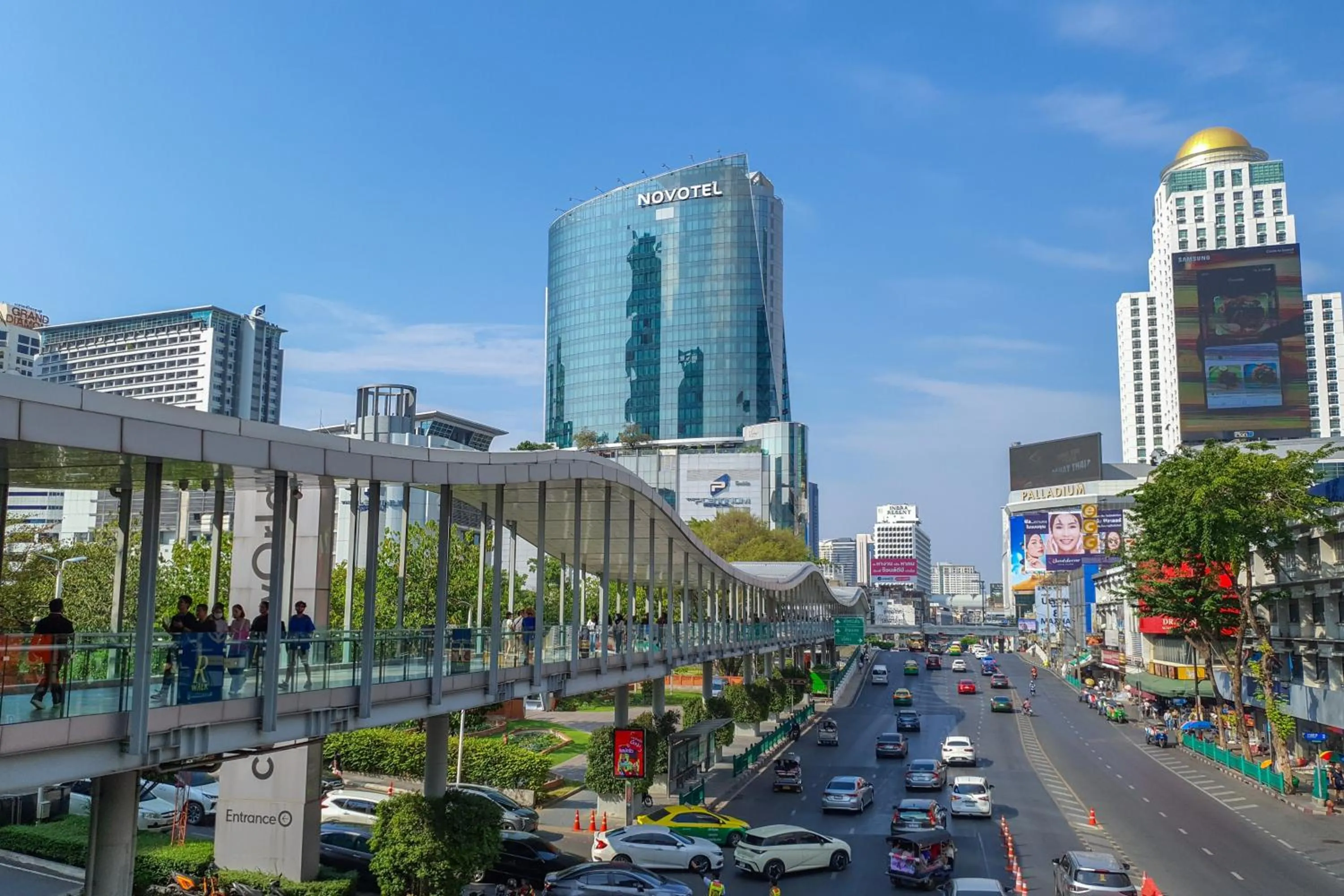 Entertainment in Centre Point Plus Hotel Pratunam