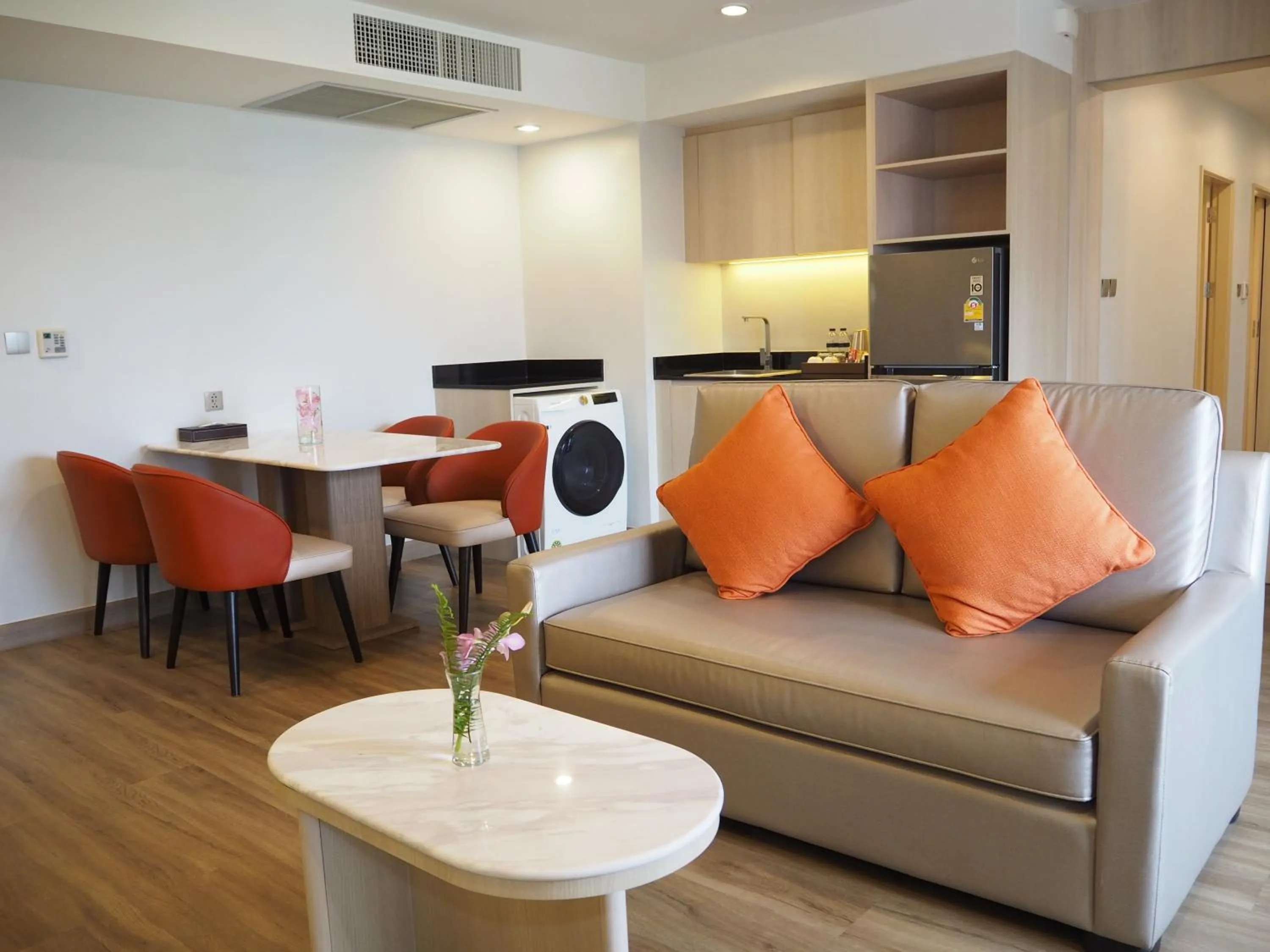 Living room in Centre Point Plus Hotel Pratunam