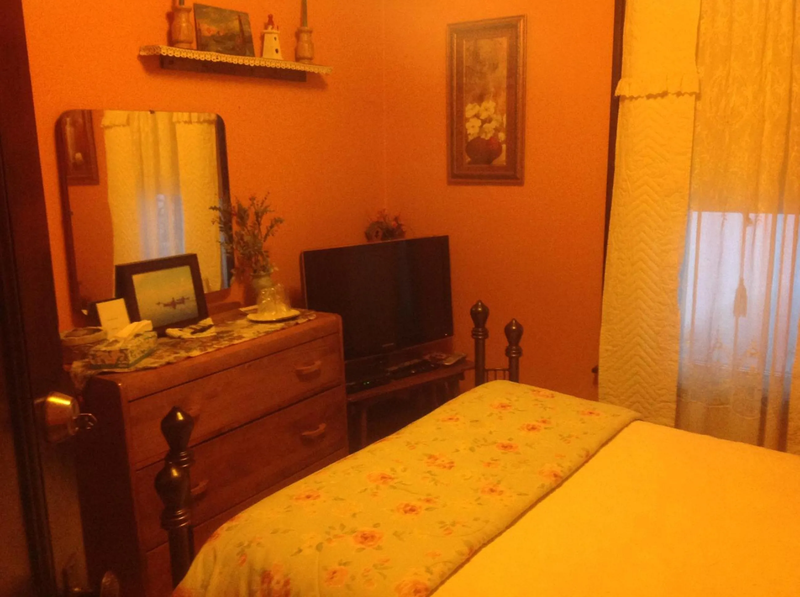 Bed in Maison McKenzie House