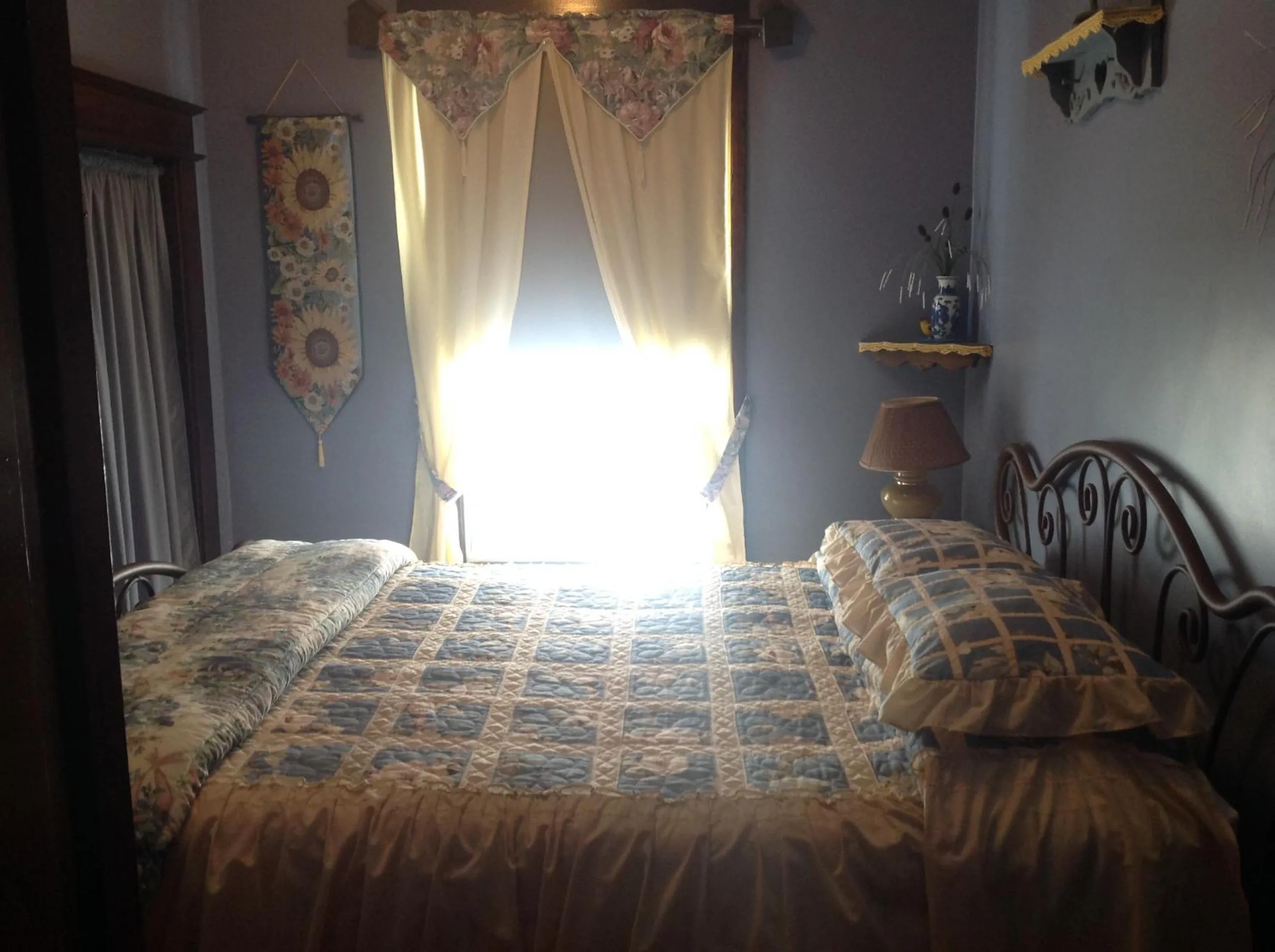 Bed in Maison McKenzie House