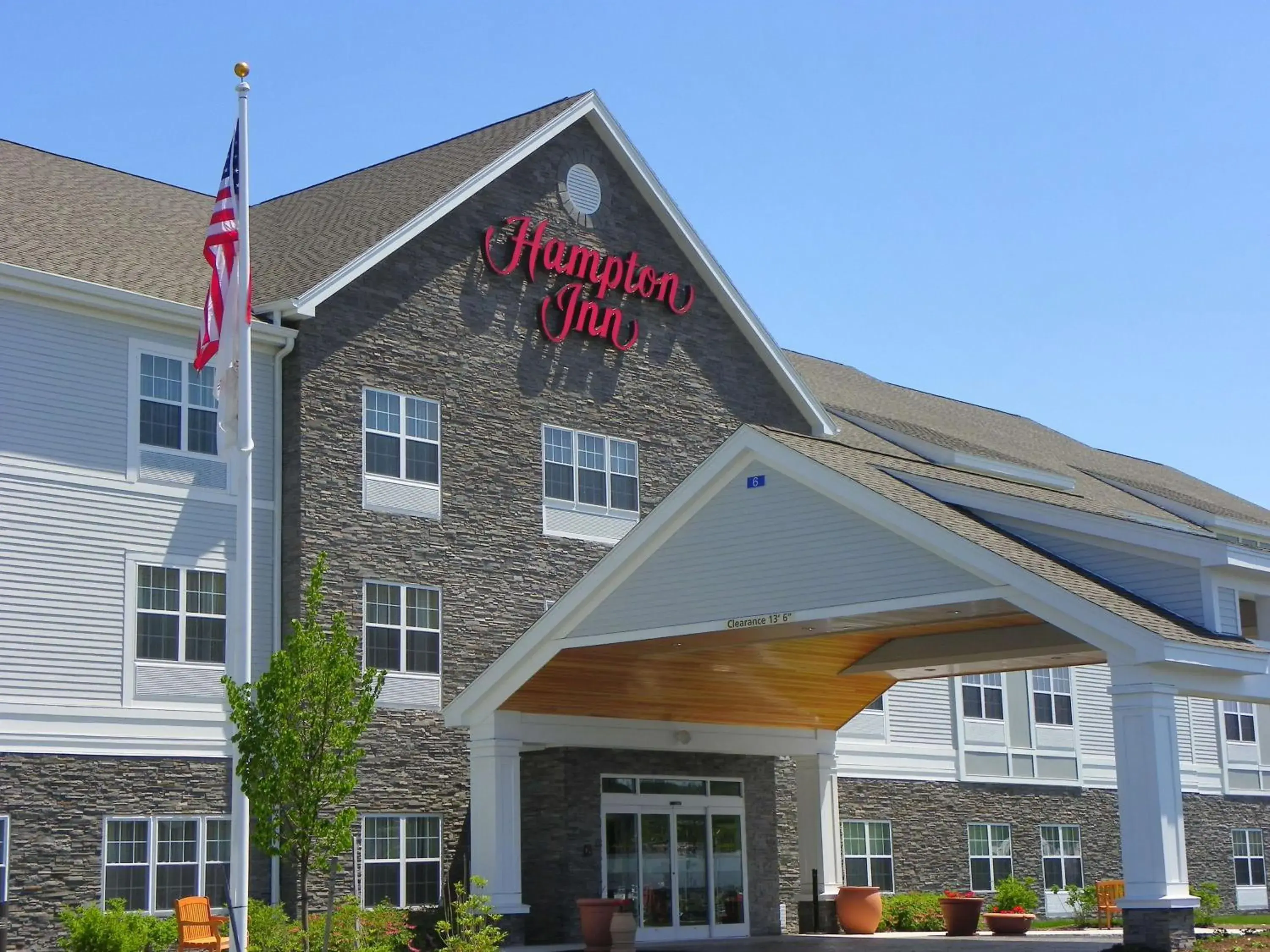 Property building in Hampton Inn Ellsworth Property building in Hampton Inn Ellsworth