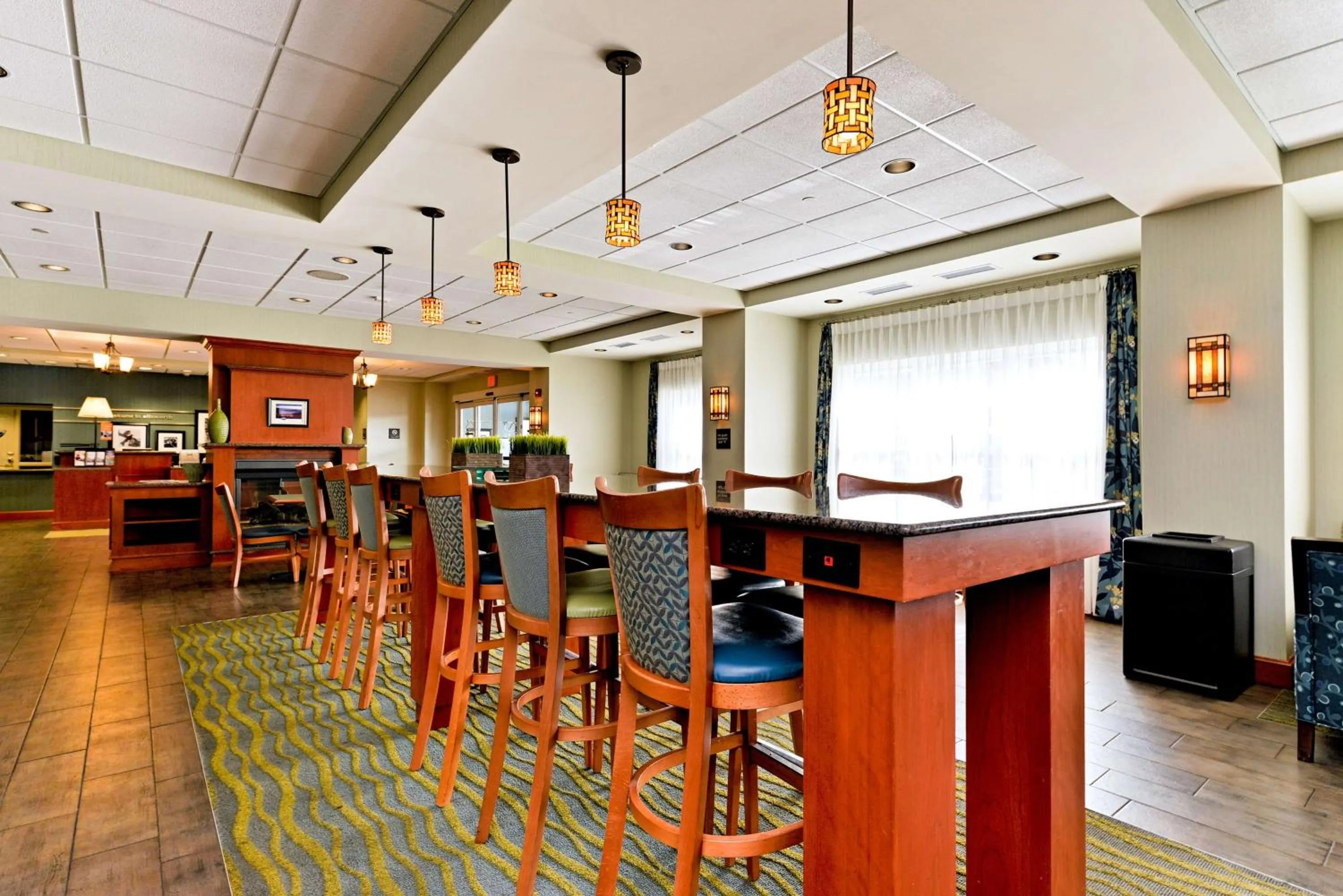 Restaurant/places to eat in Hampton Inn Ellsworth