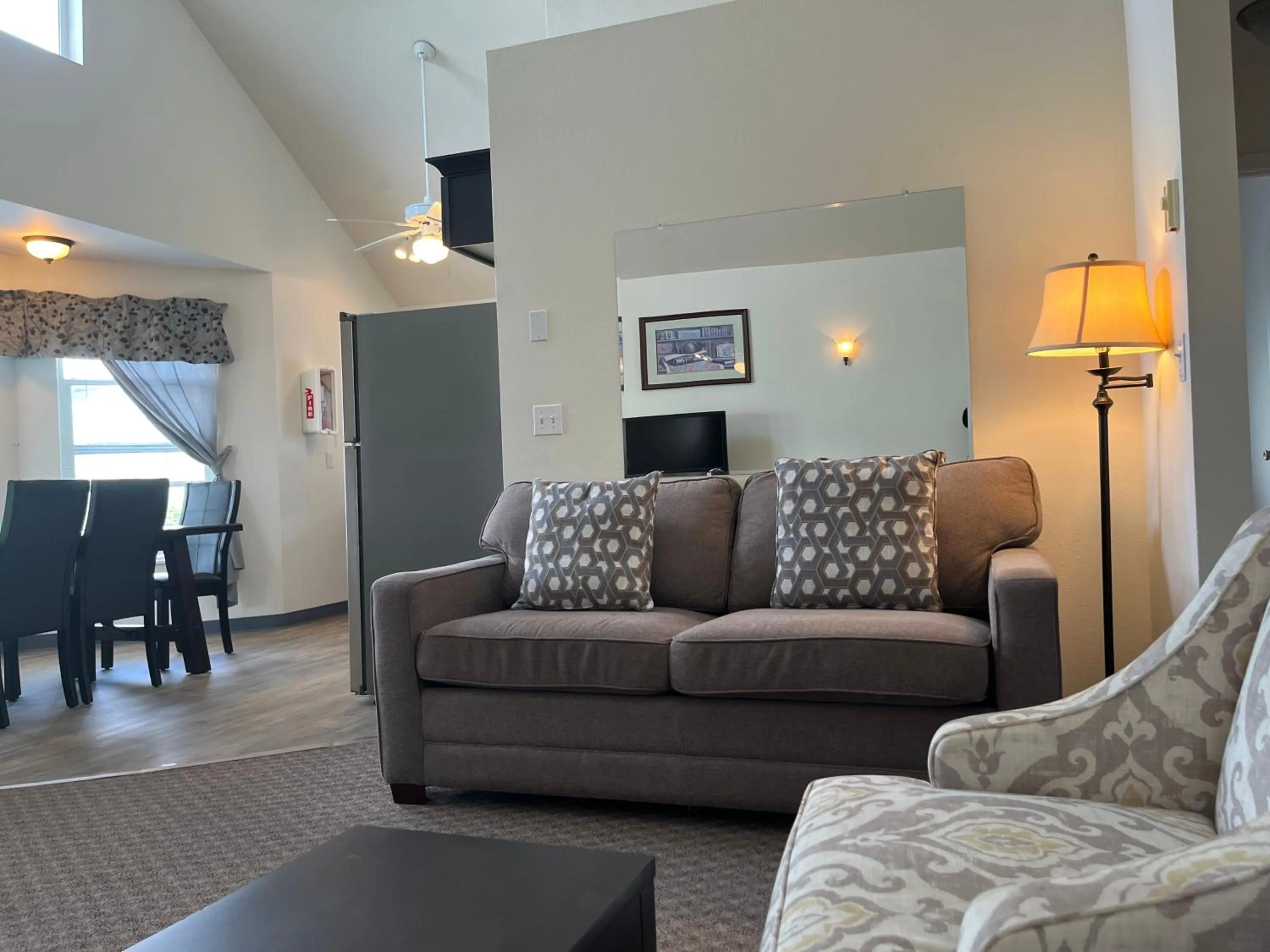 Living room in Sunrise Inn