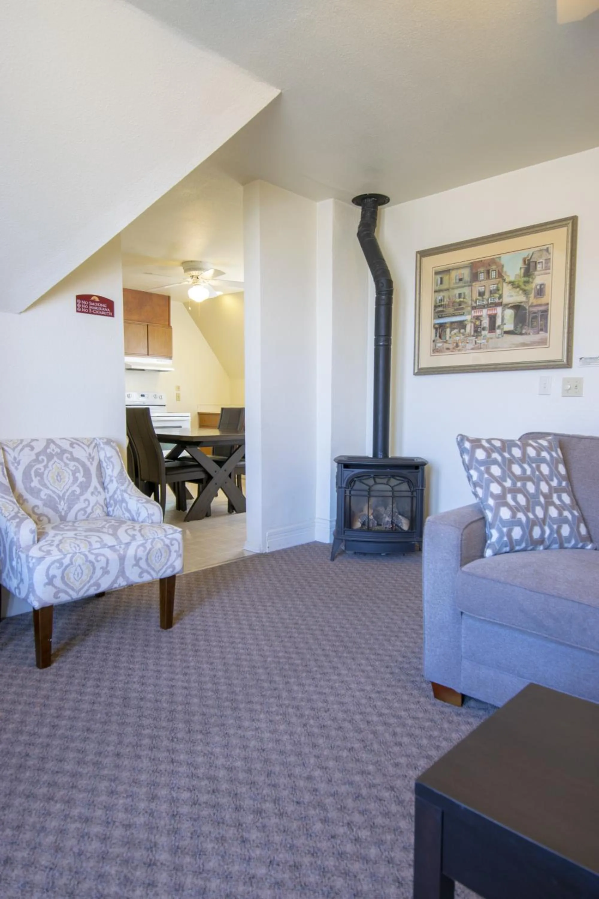 Living room in Sunrise Inn