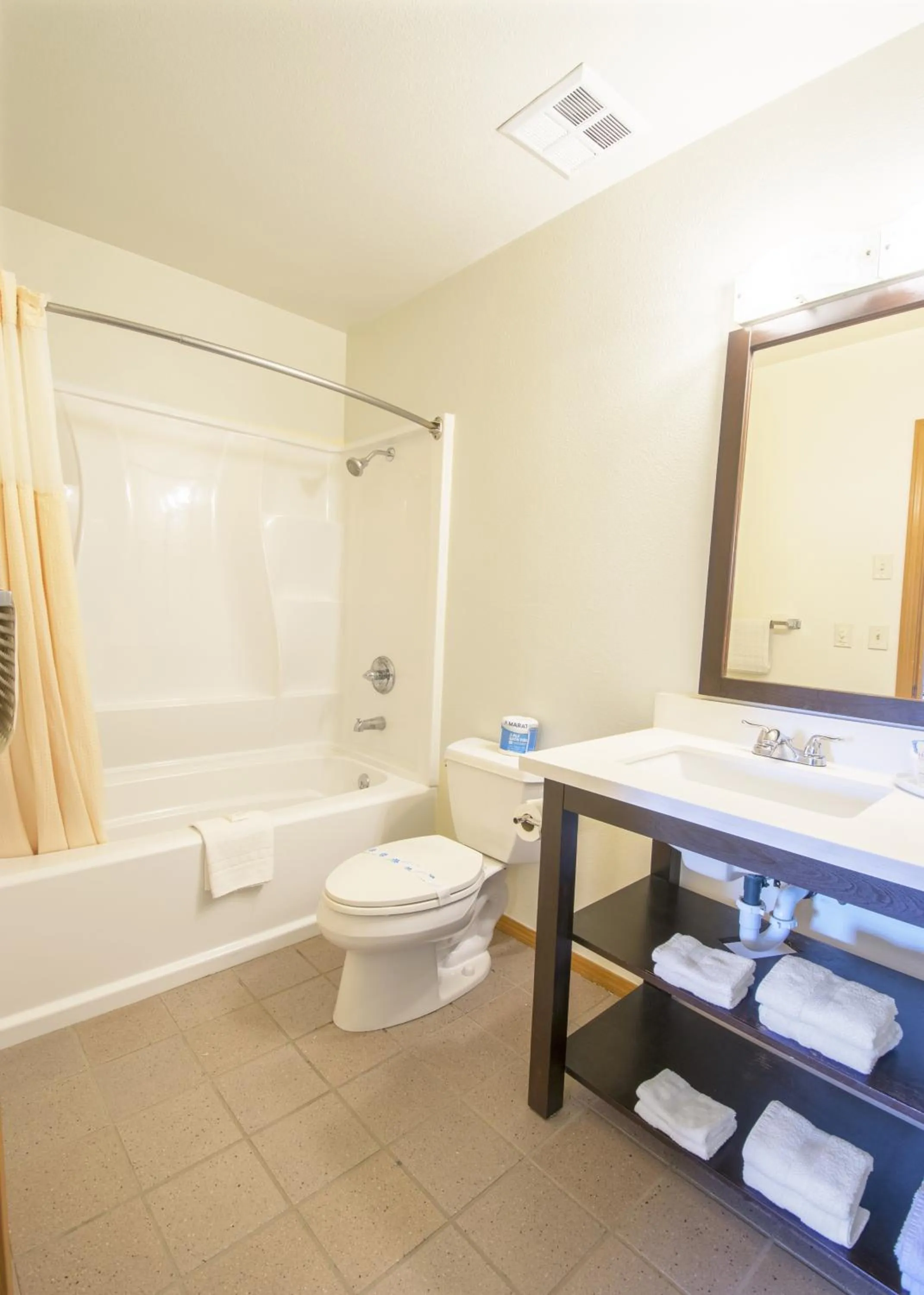 Bathroom in Sunrise Inn