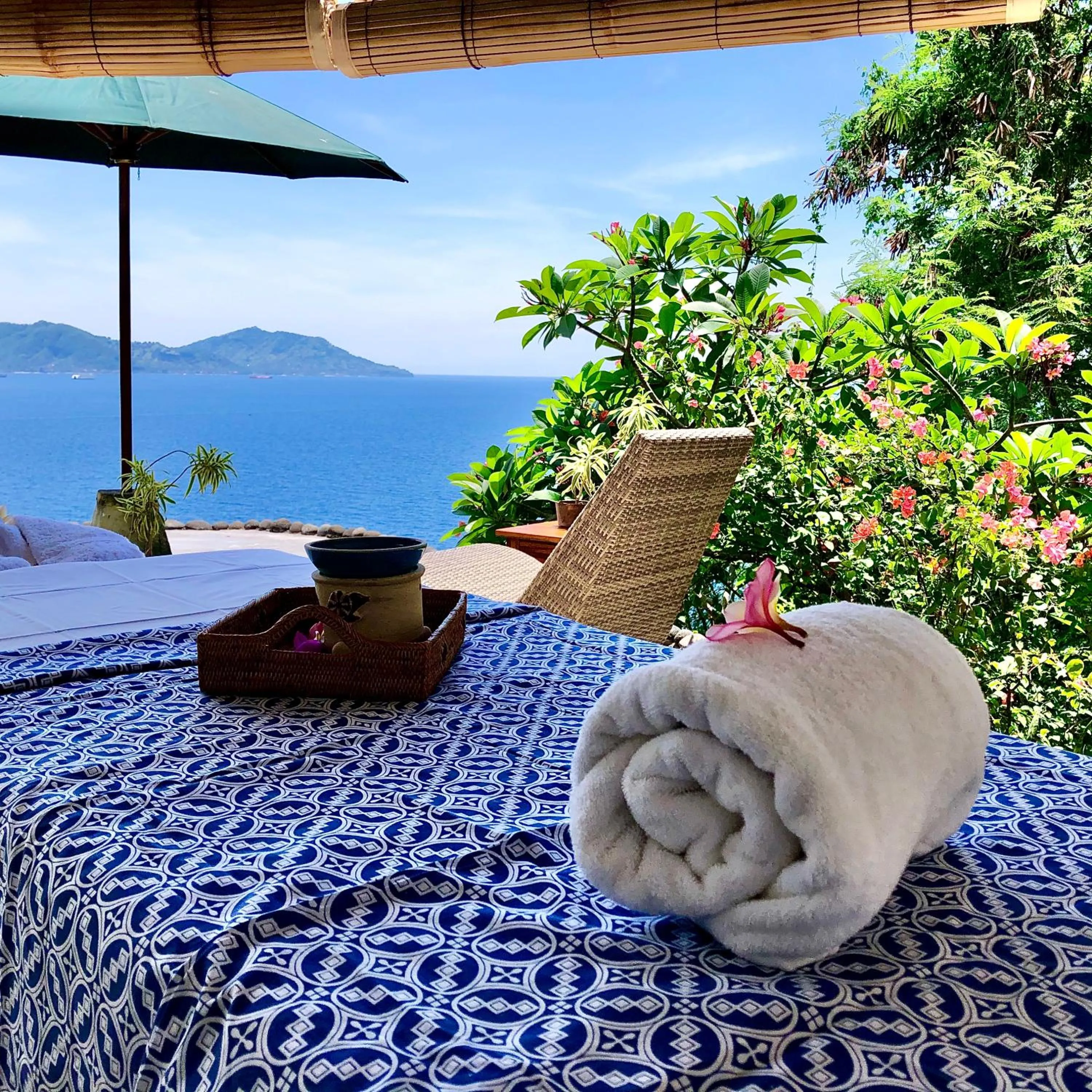 Massage in Bloo Lagoon Eco Village