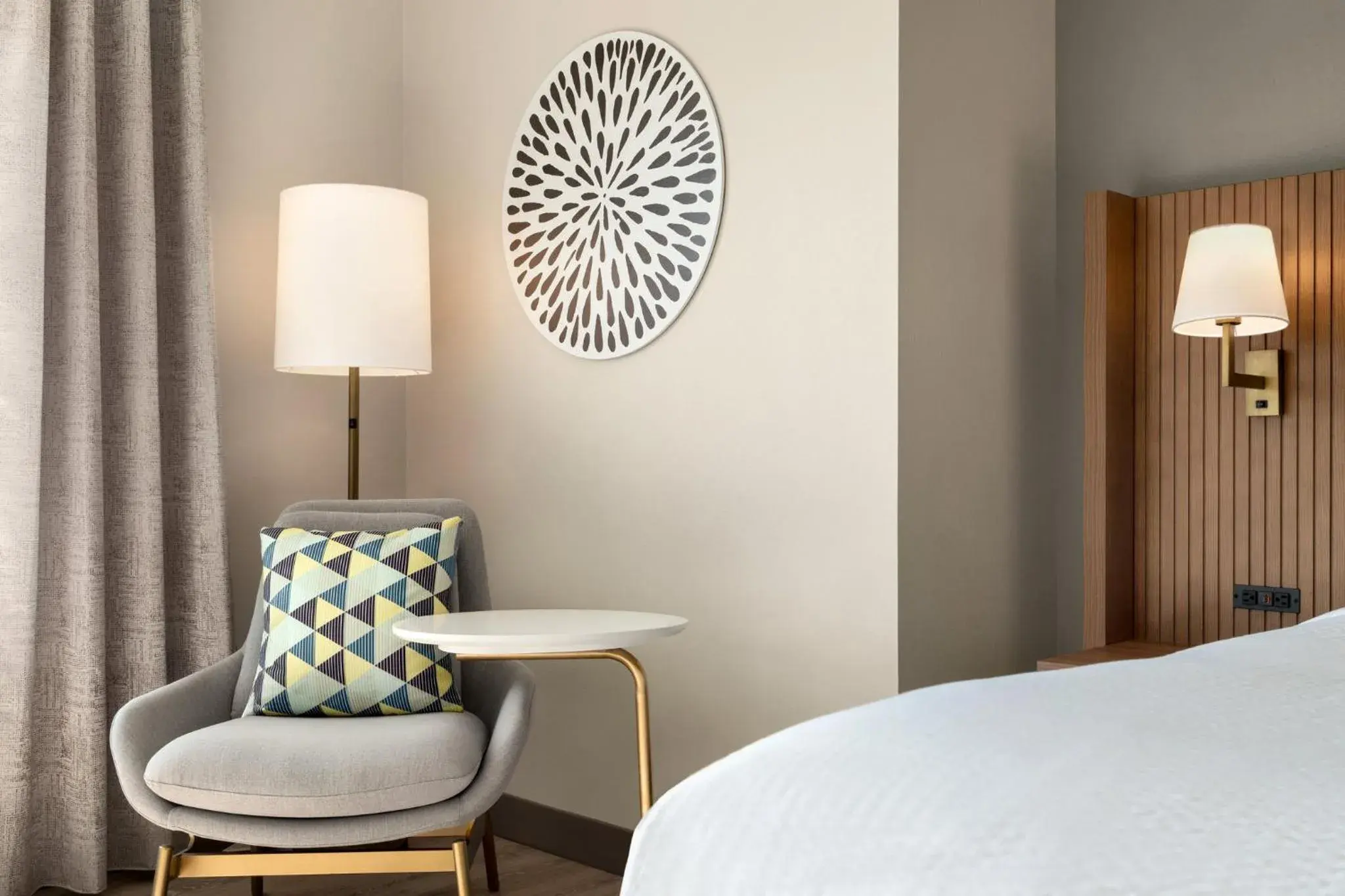 Photo of the whole room, Bed in Holiday Inn Birmingham - Hoover by IHG Photo of the whole room, Bed in Holiday Inn Birmingham - Hoover by IHG