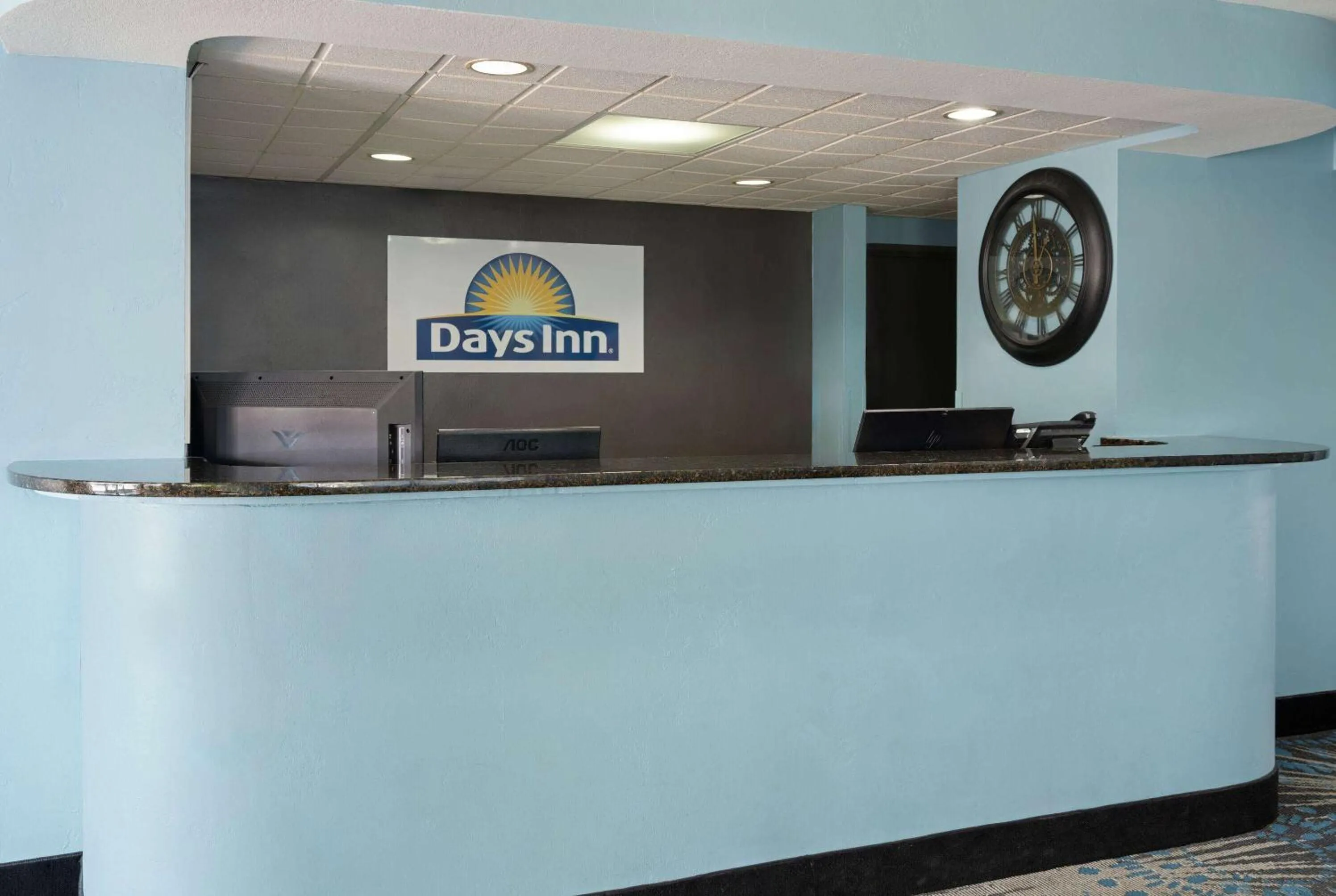 Lobby or reception in Days Inn by Wyndham Neenah