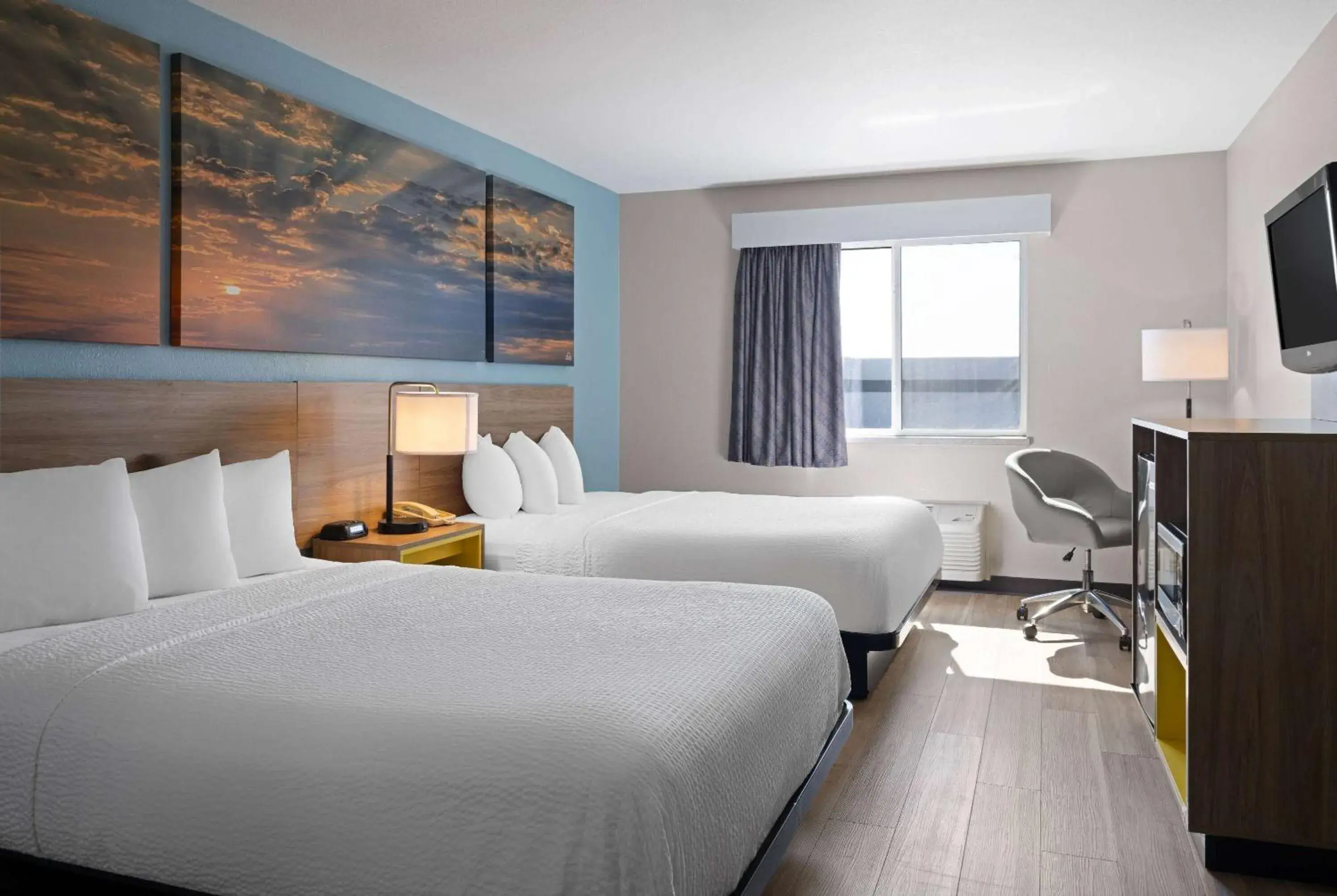 Queen Room with Two Queen Beds - Disability Access/Non-Smoking in Days Inn by Wyndham Neenah Queen Room with Two Queen Beds - Disability Access/Non-Smoking in Days Inn by Wyndham Neenah