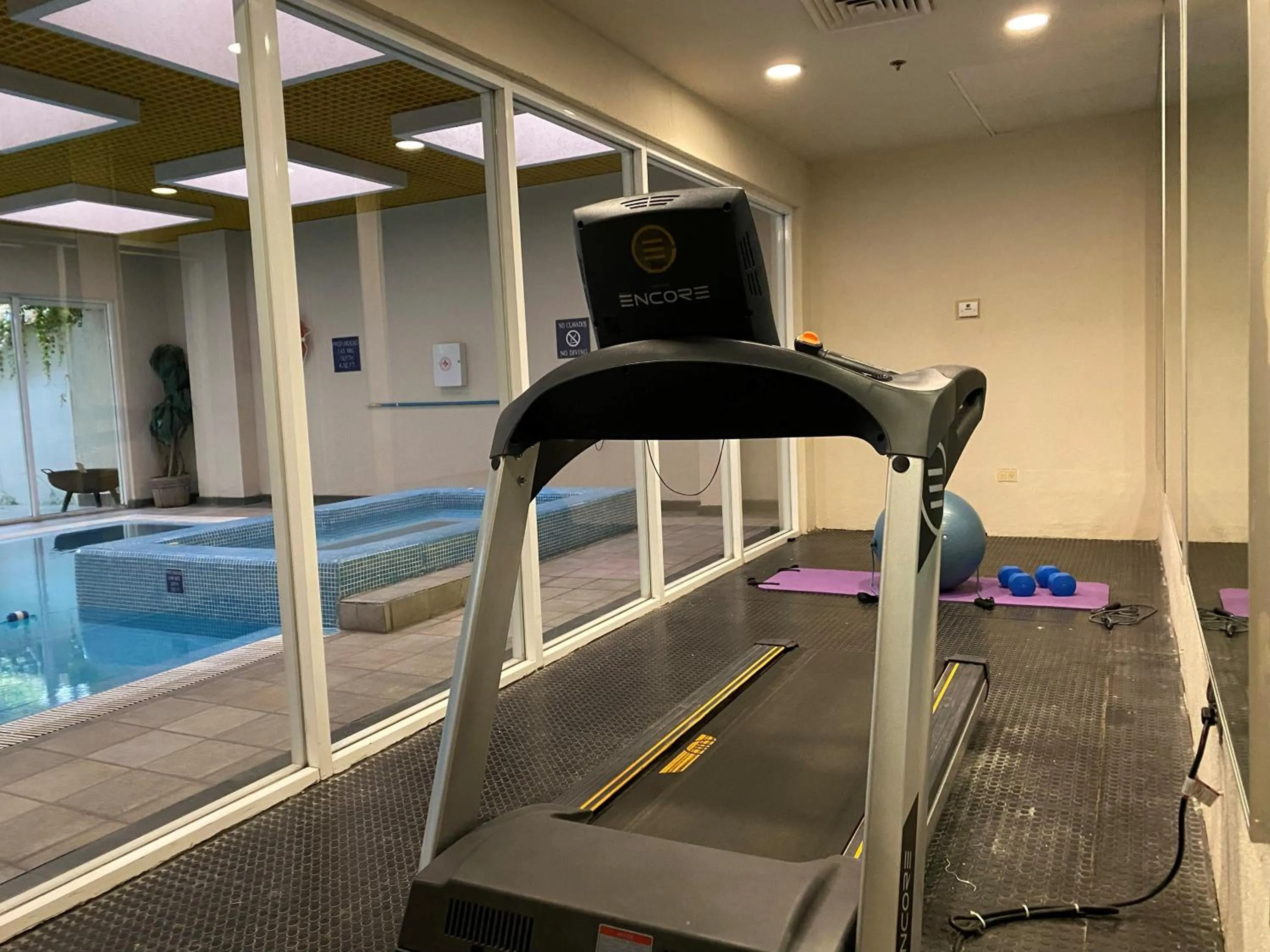 Fitness centre/facilities in Quality Inn Monterrey La Fe