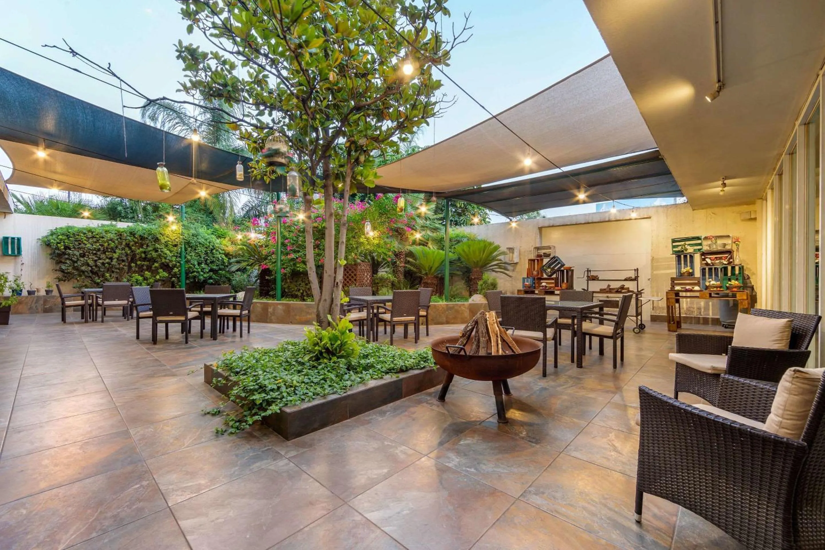 Patio in Quality Inn Monterrey La Fe