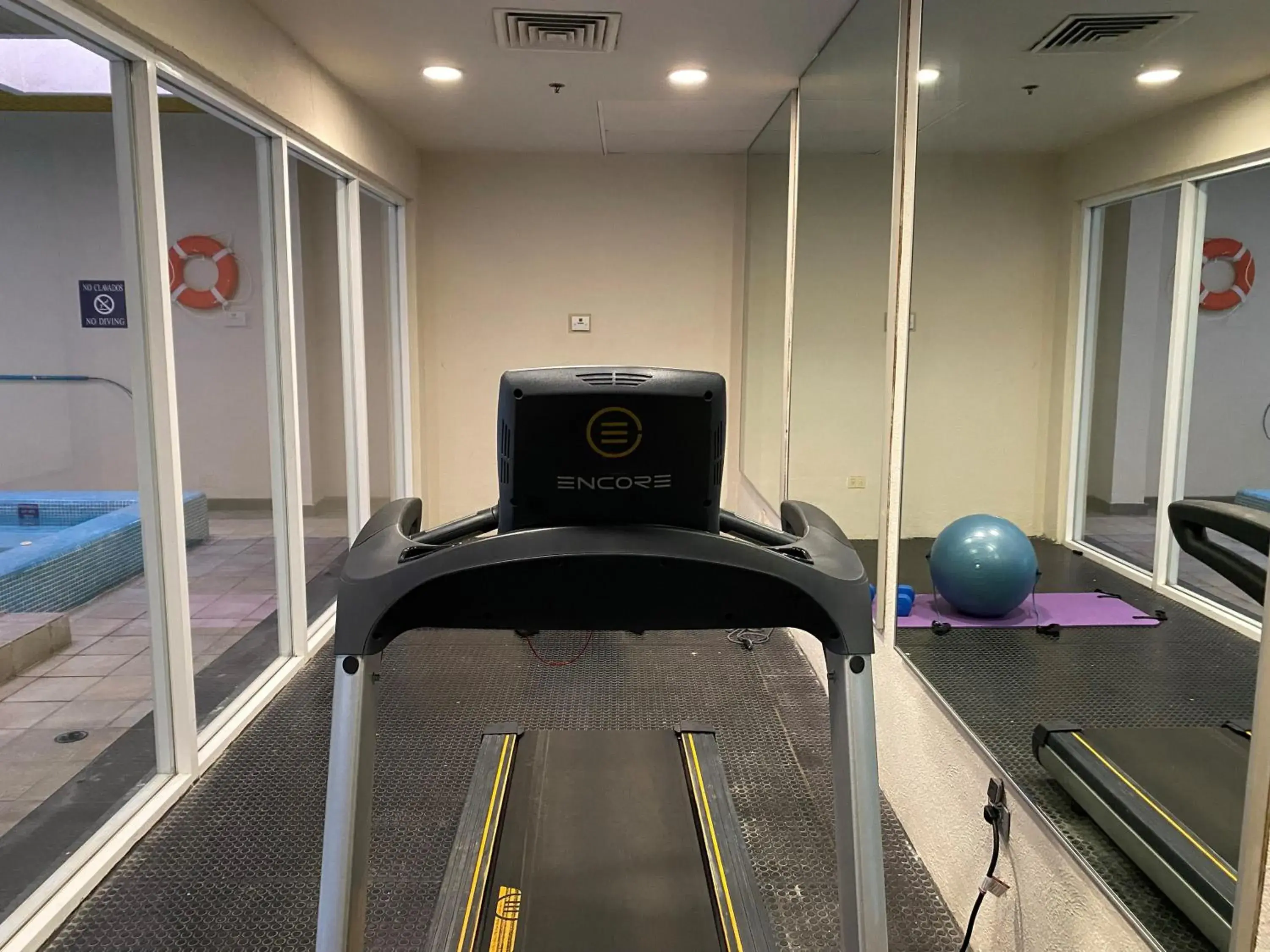 Fitness centre/facilities in Quality Inn Monterrey La Fe Fitness centre/facilities in Quality Inn Monterrey La Fe