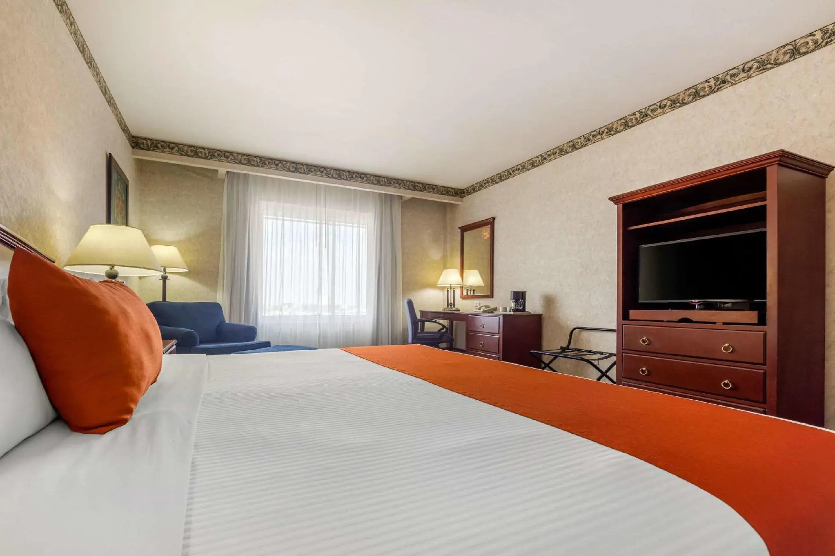 Bedroom, Bed in Quality Inn Monterrey La Fe Bedroom, Bed in Quality Inn Monterrey La Fe