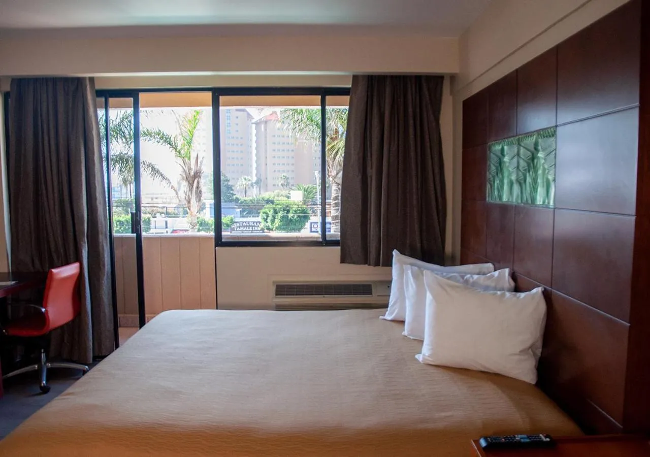 Bedroom, Bed in Del Mar Inn Rosarito