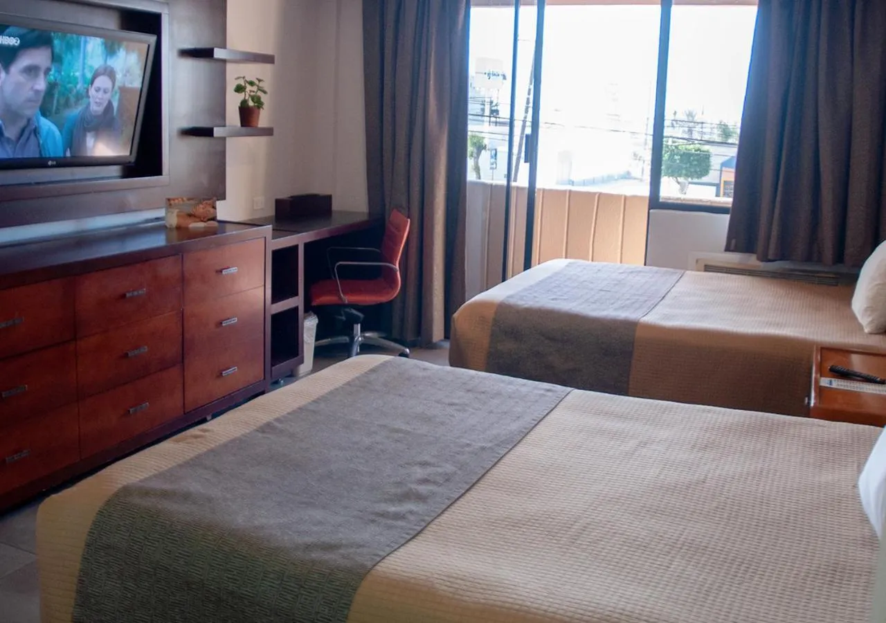 Bedroom, Bed in Del Mar Inn Rosarito