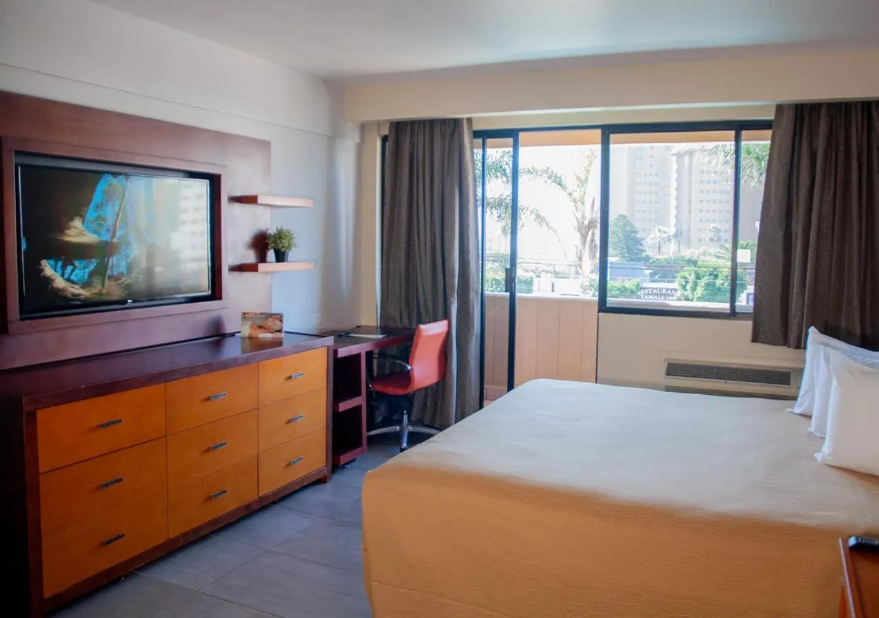 Bedroom, Bed in Del Mar Inn Rosarito