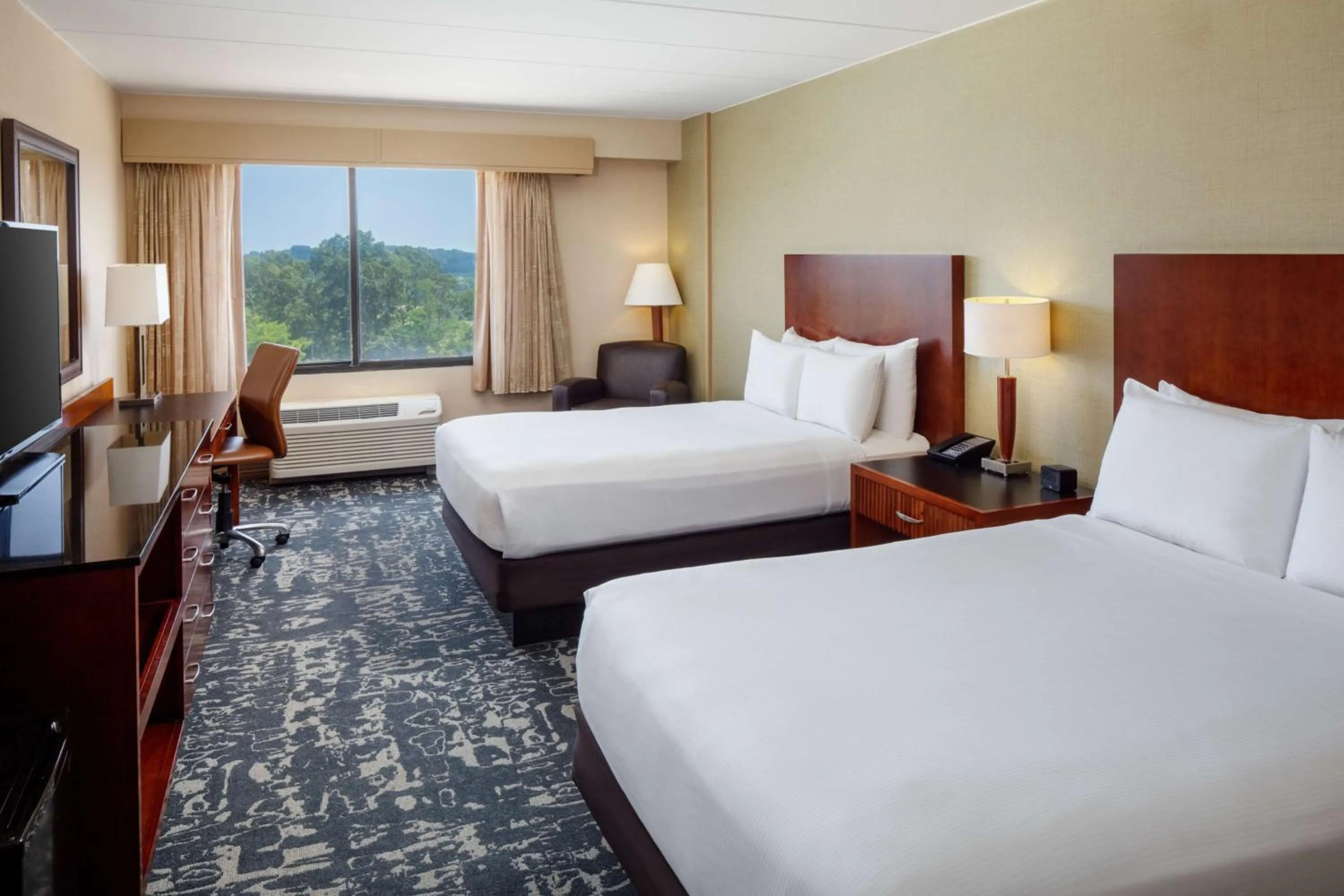 Bed in DoubleTree Boston North Shore Danvers