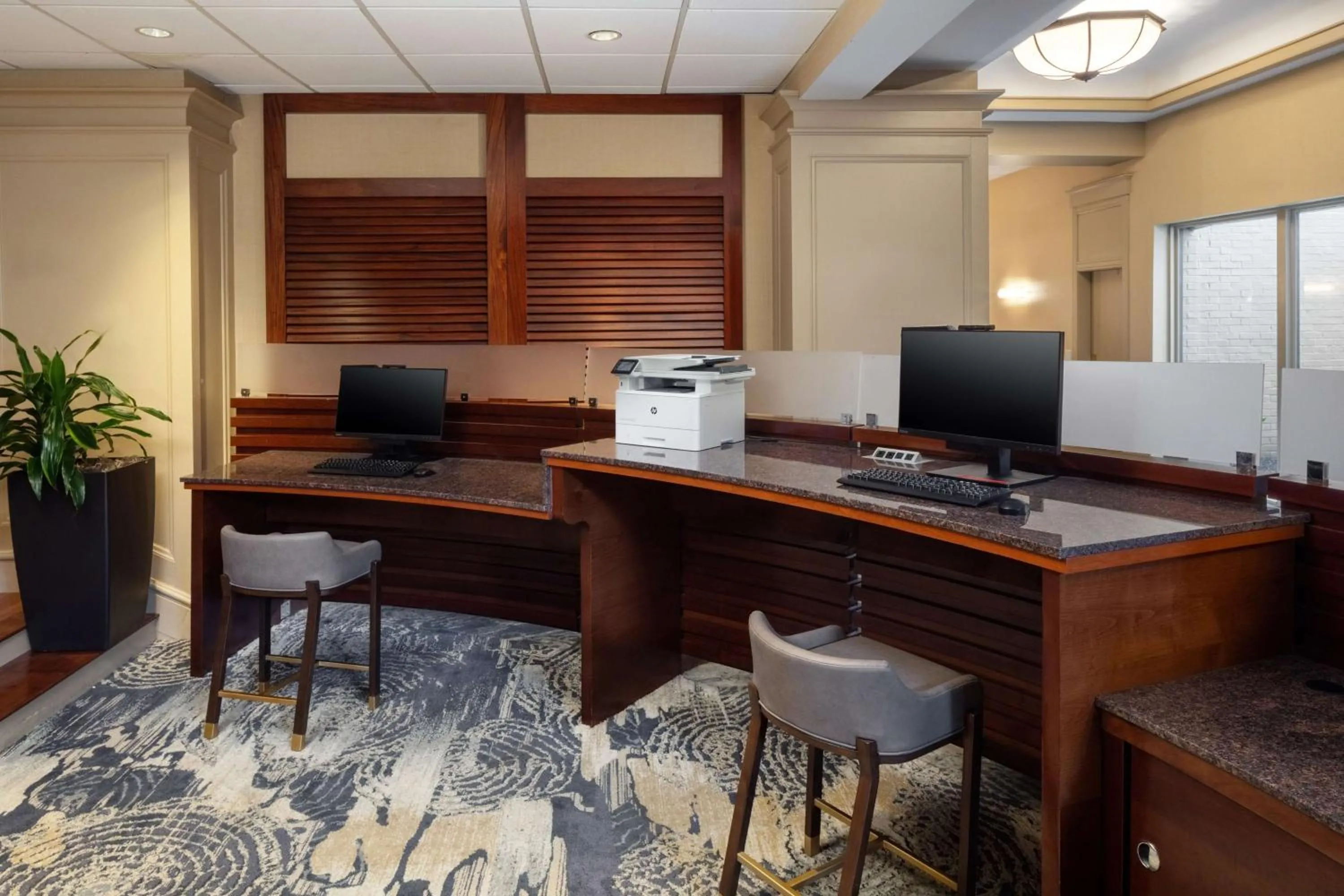 Business facilities in DoubleTree Boston North Shore Danvers