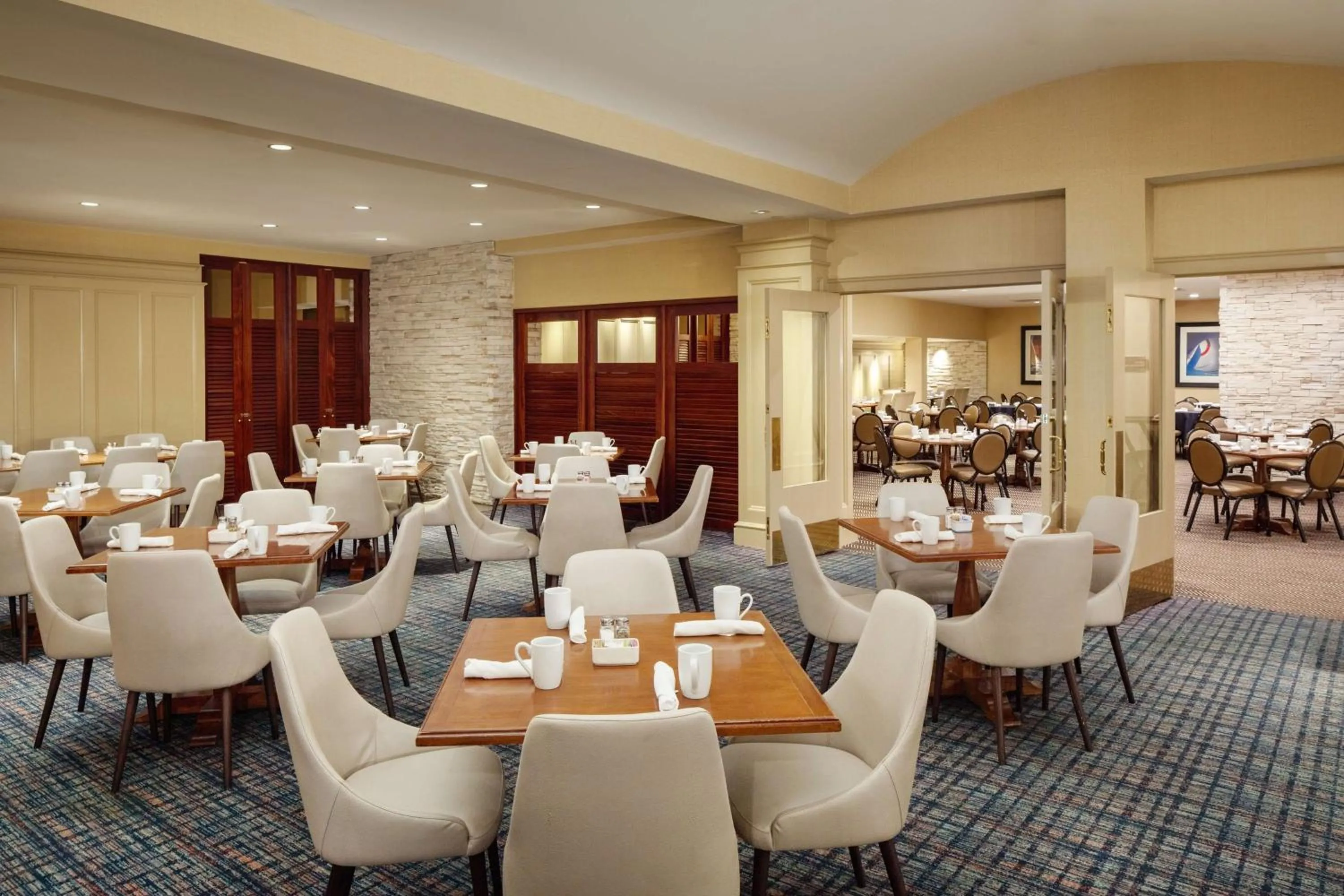 Restaurant/places to eat in DoubleTree Boston North Shore Danvers