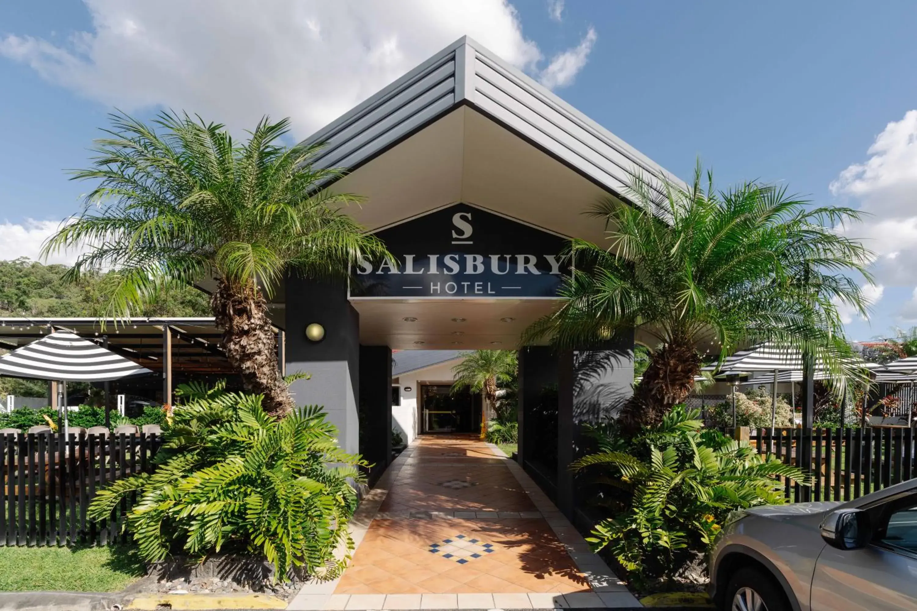 Property building in Salisbury Hotel Motel Property building in Salisbury Hotel Motel