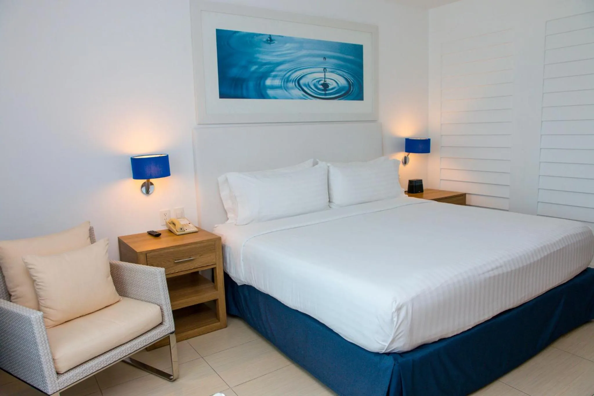 Photo of the whole room, Bed in Holiday Inn Acapulco La Isla by IHG