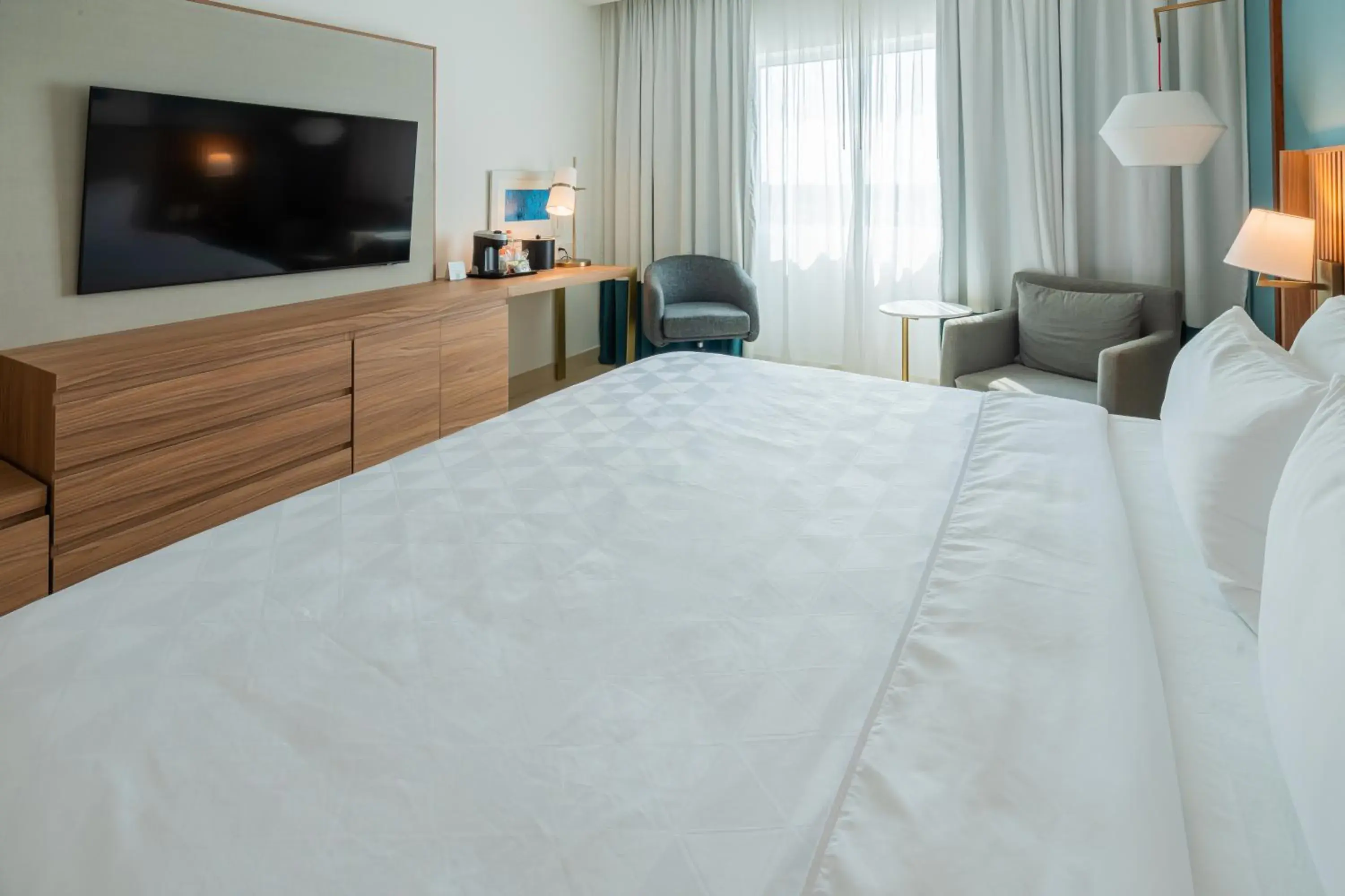 Bed in Holiday Inn Acapulco La Isla by IHG Bed in Holiday Inn Acapulco La Isla by IHG