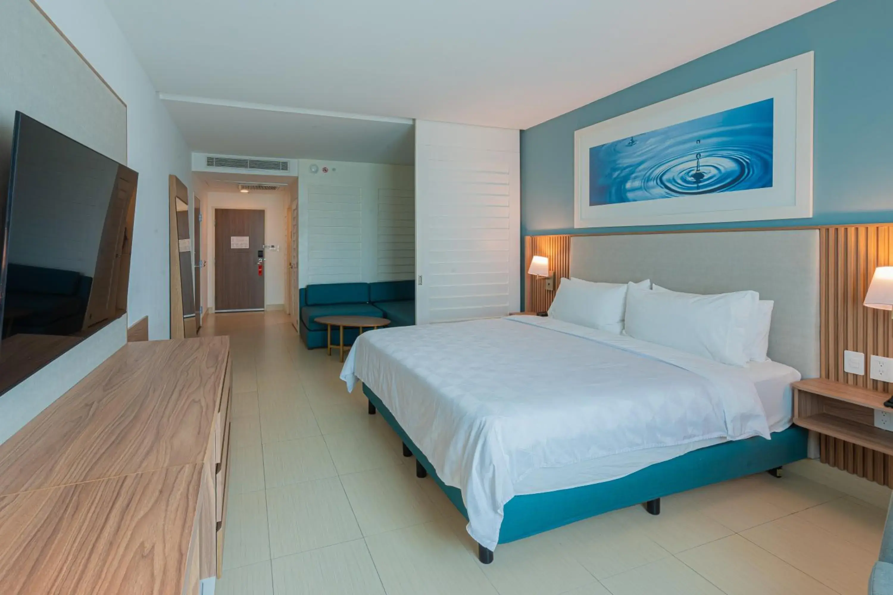 Bedroom, Bed in Holiday Inn Acapulco La Isla by IHG Bedroom, Bed in Holiday Inn Acapulco La Isla by IHG