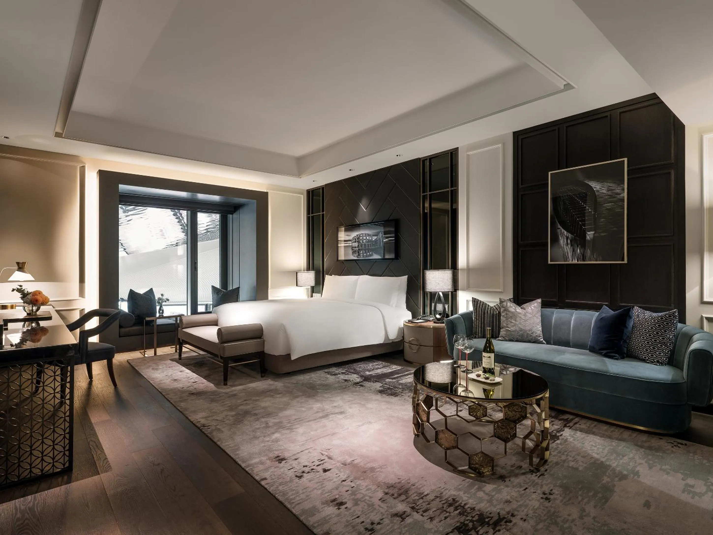 Photo of the whole room in Art Paradiso, Paradise City