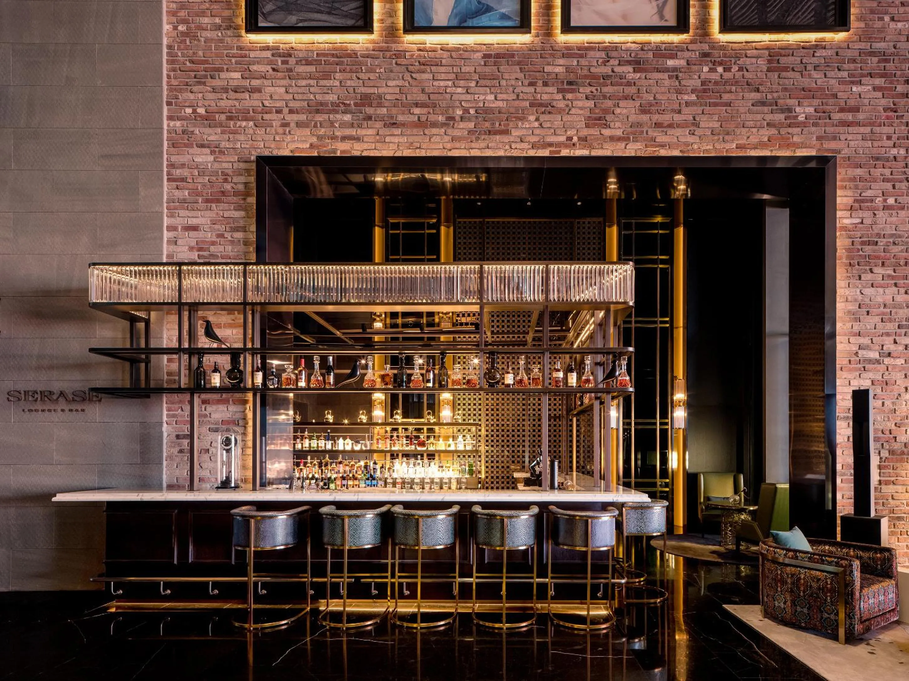 Lounge or bar in Art Paradiso, Paradise City