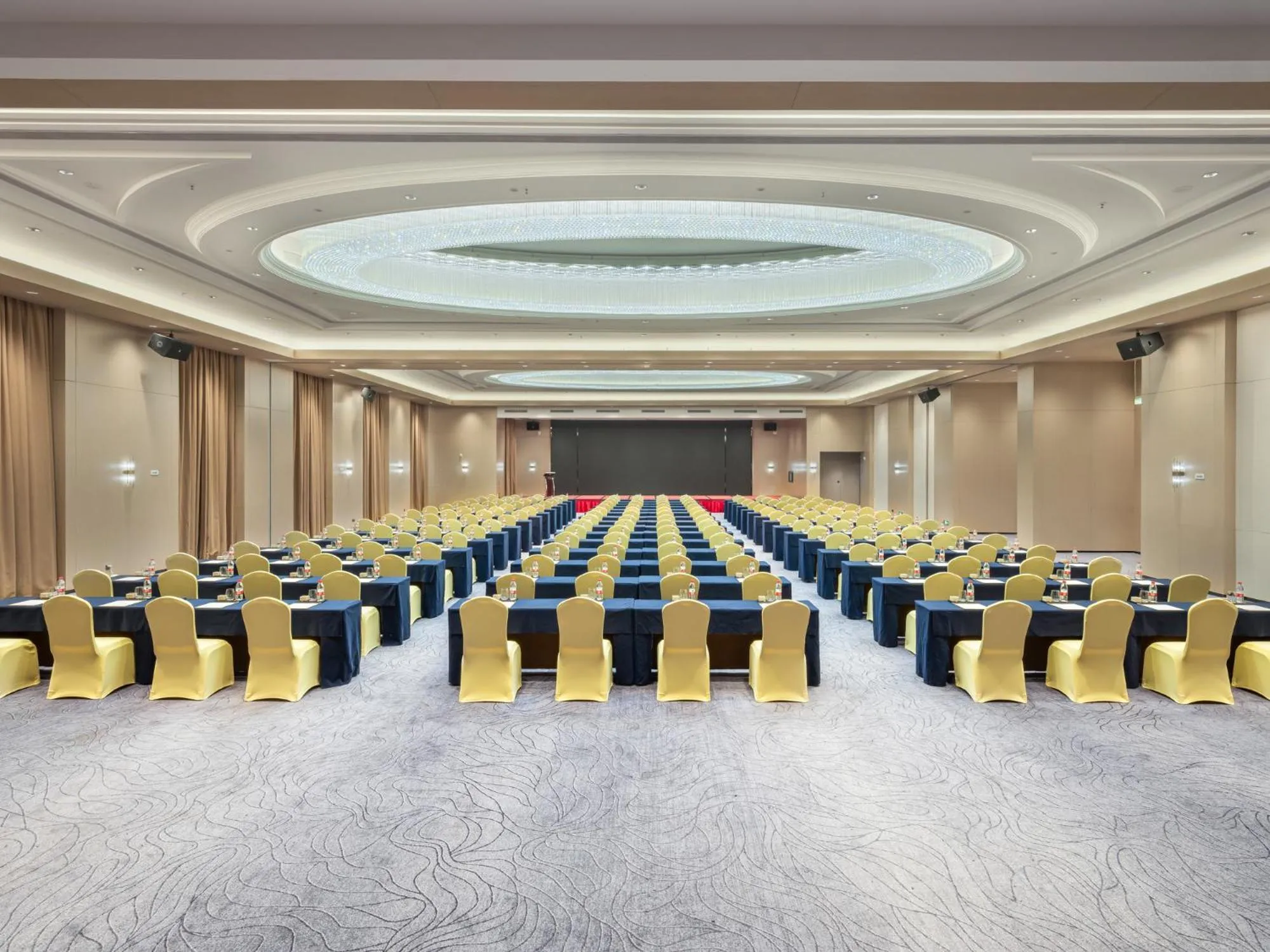 Meeting/conference room in Four Points by Sheraton Yangjiang City Center