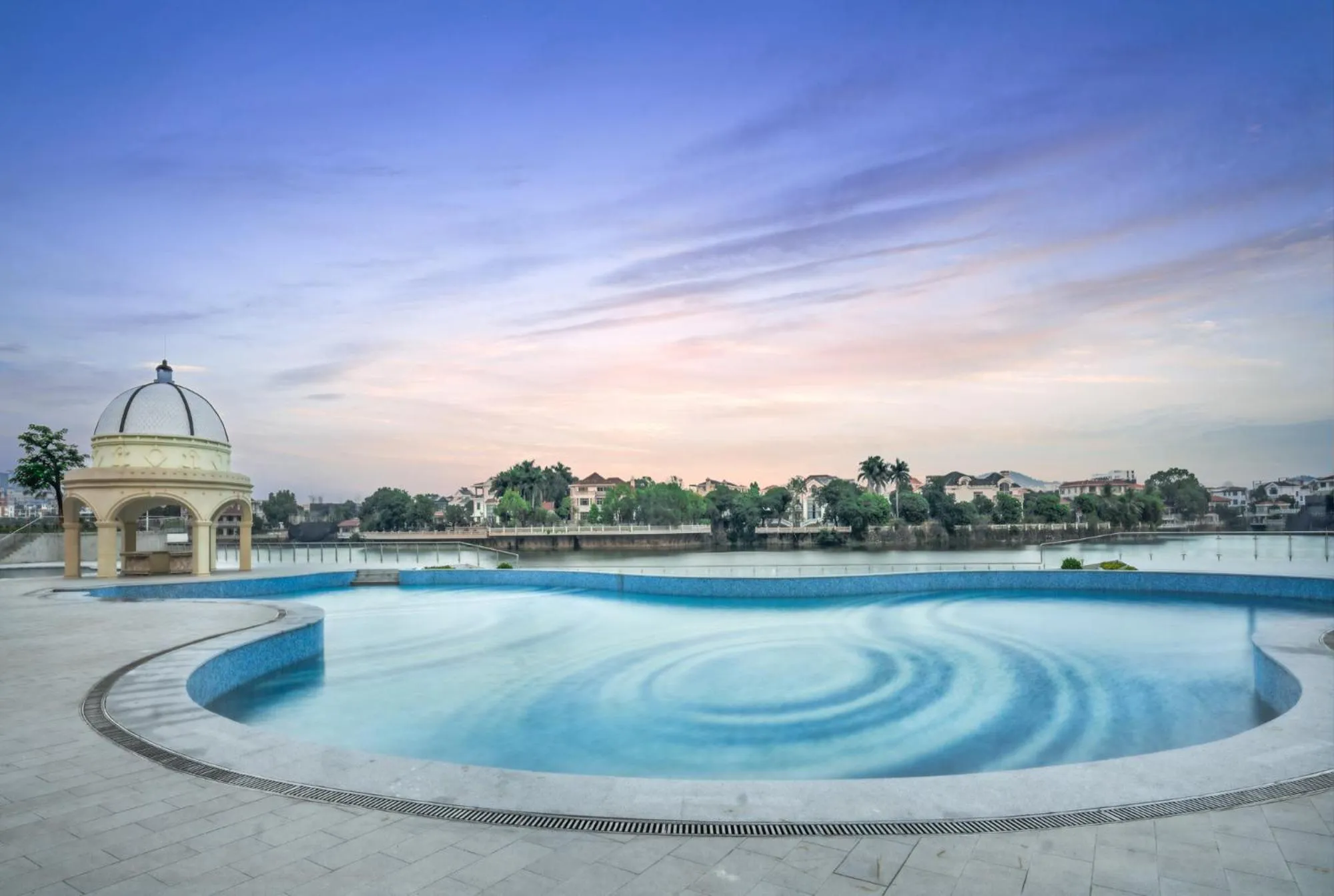 Swimming pool in Four Points by Sheraton Yangjiang City Center