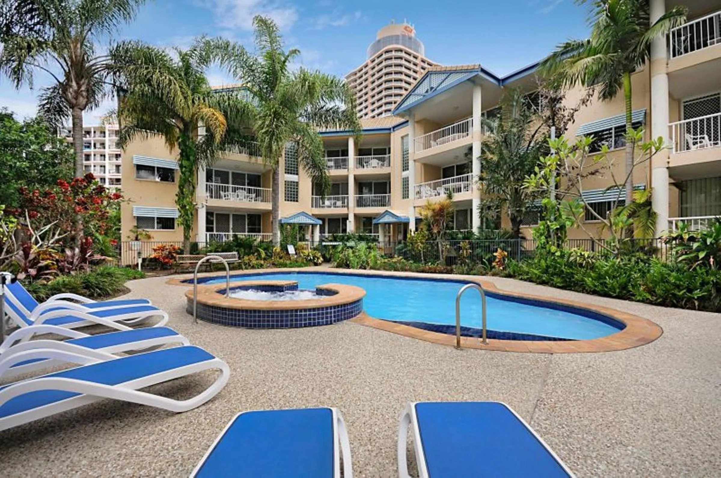 Swimming pool in Surfers Beach Holiday Apartments