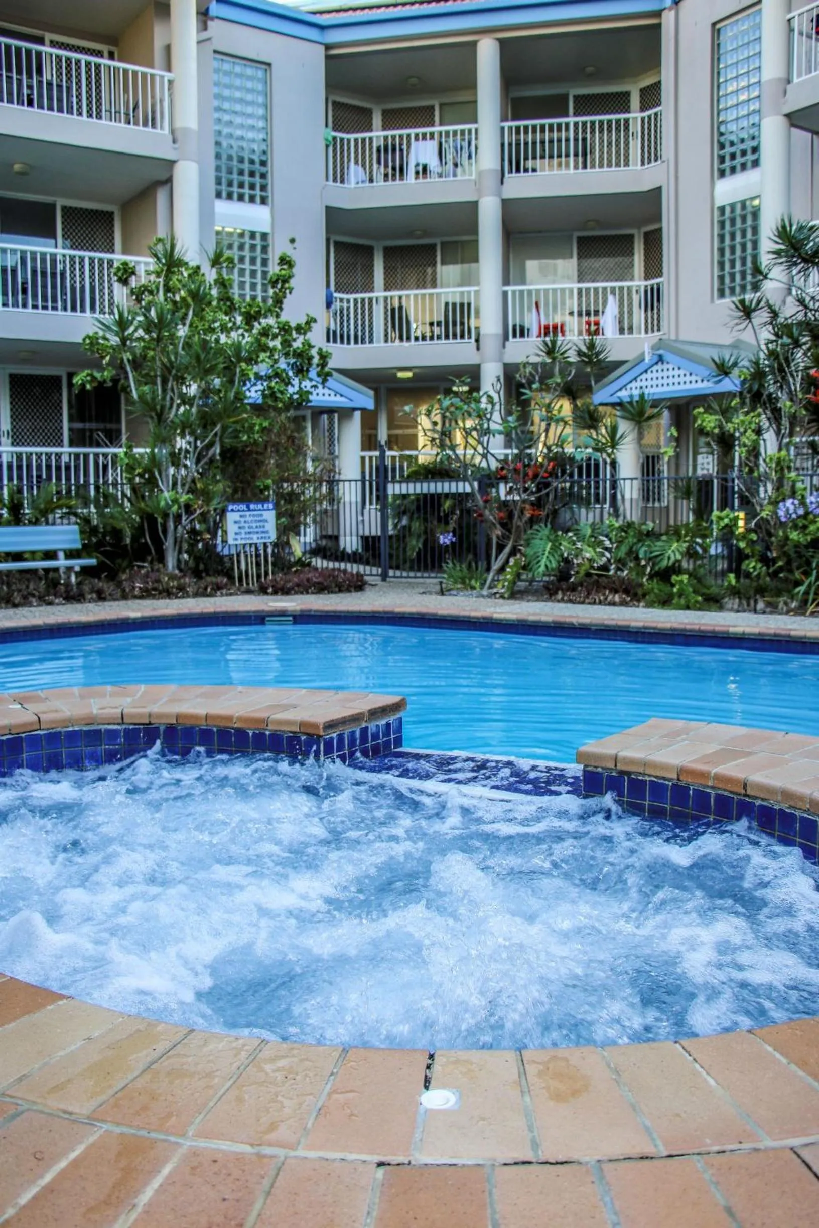 Swimming pool in Surfers Beach Holiday Apartments