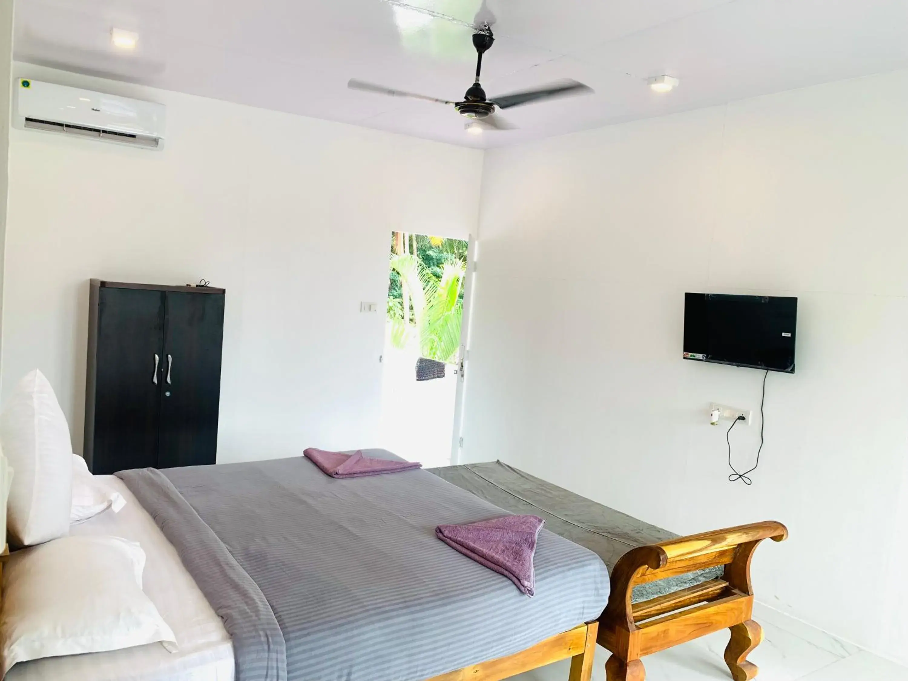 Superior King Room in Crystall Goa, Onyx Edition Superior King Room in Crystall Goa, Onyx Edition