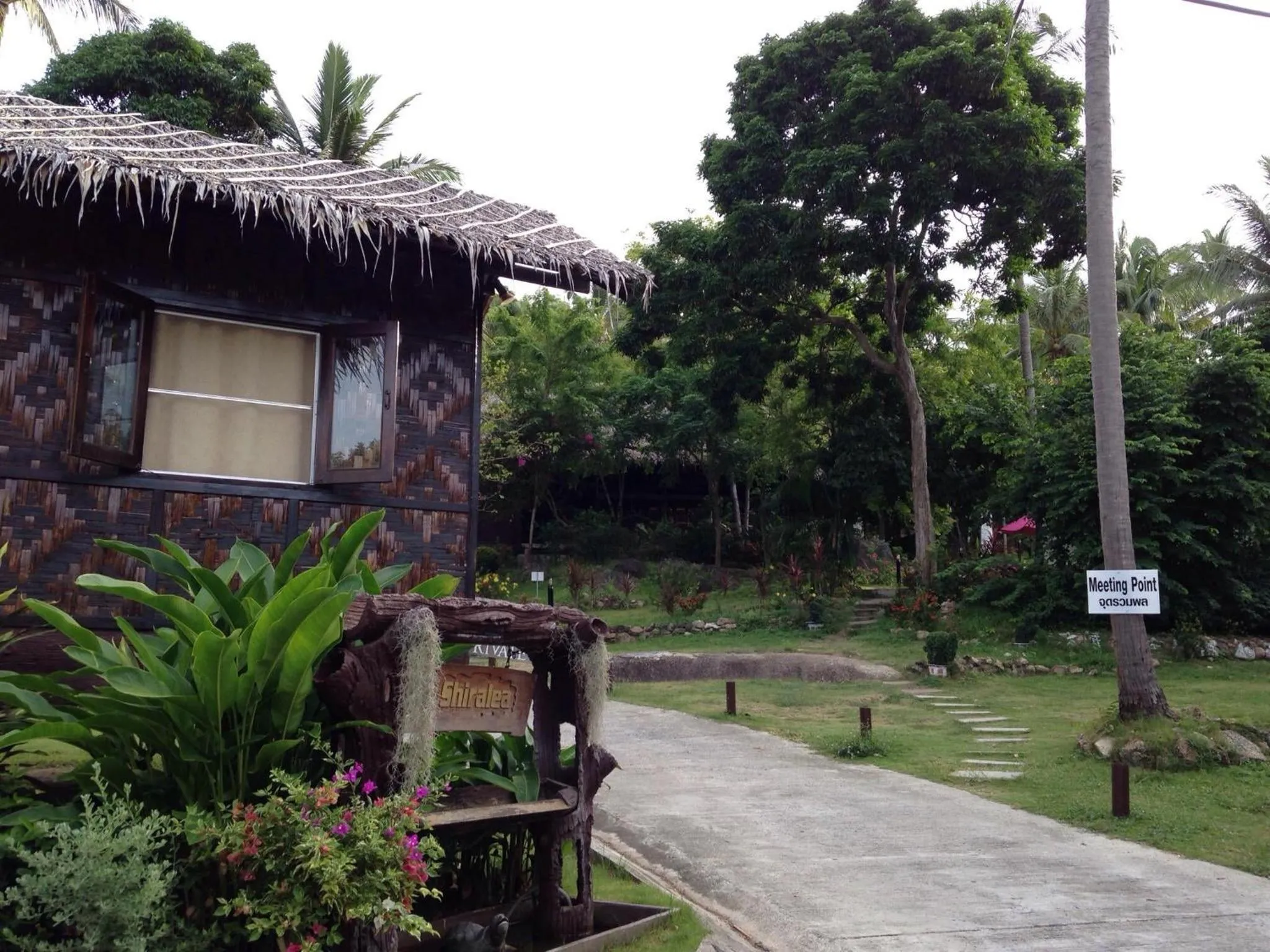 Garden in Shiralea Backpackers Resort