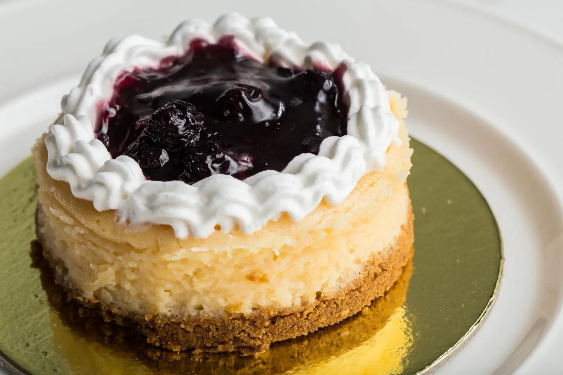 Restaurant/places to eat in Stonehill Suites