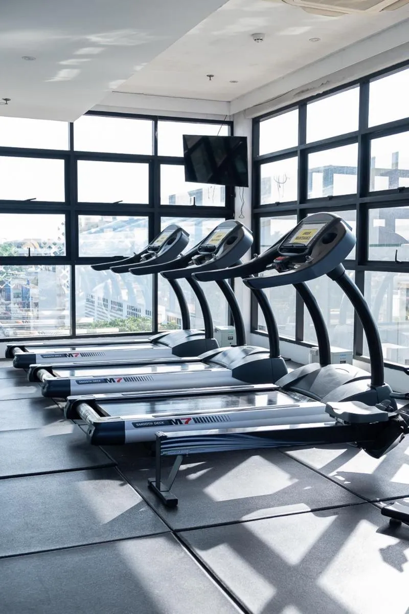 Fitness centre/facilities in Stonehill Suites