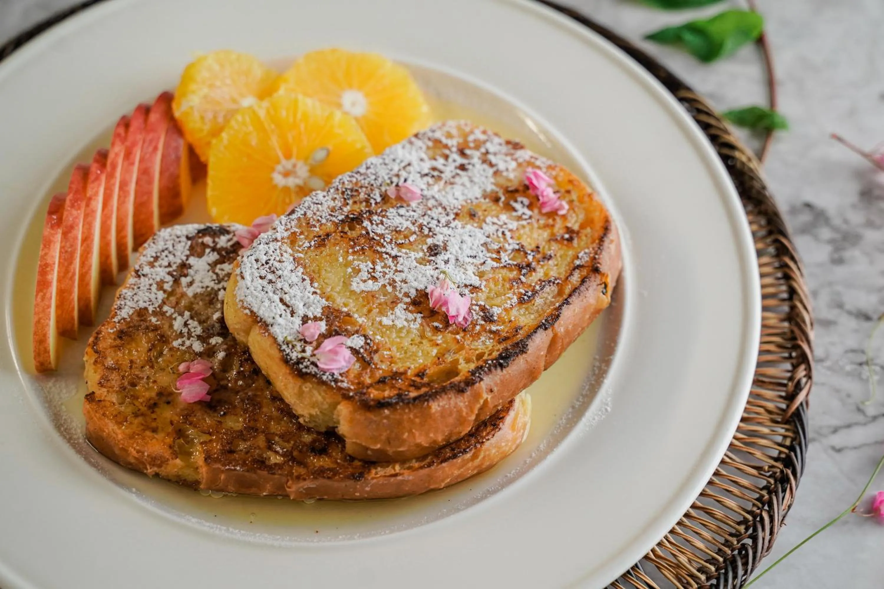 Restaurant/places to eat in Stonehill Suites