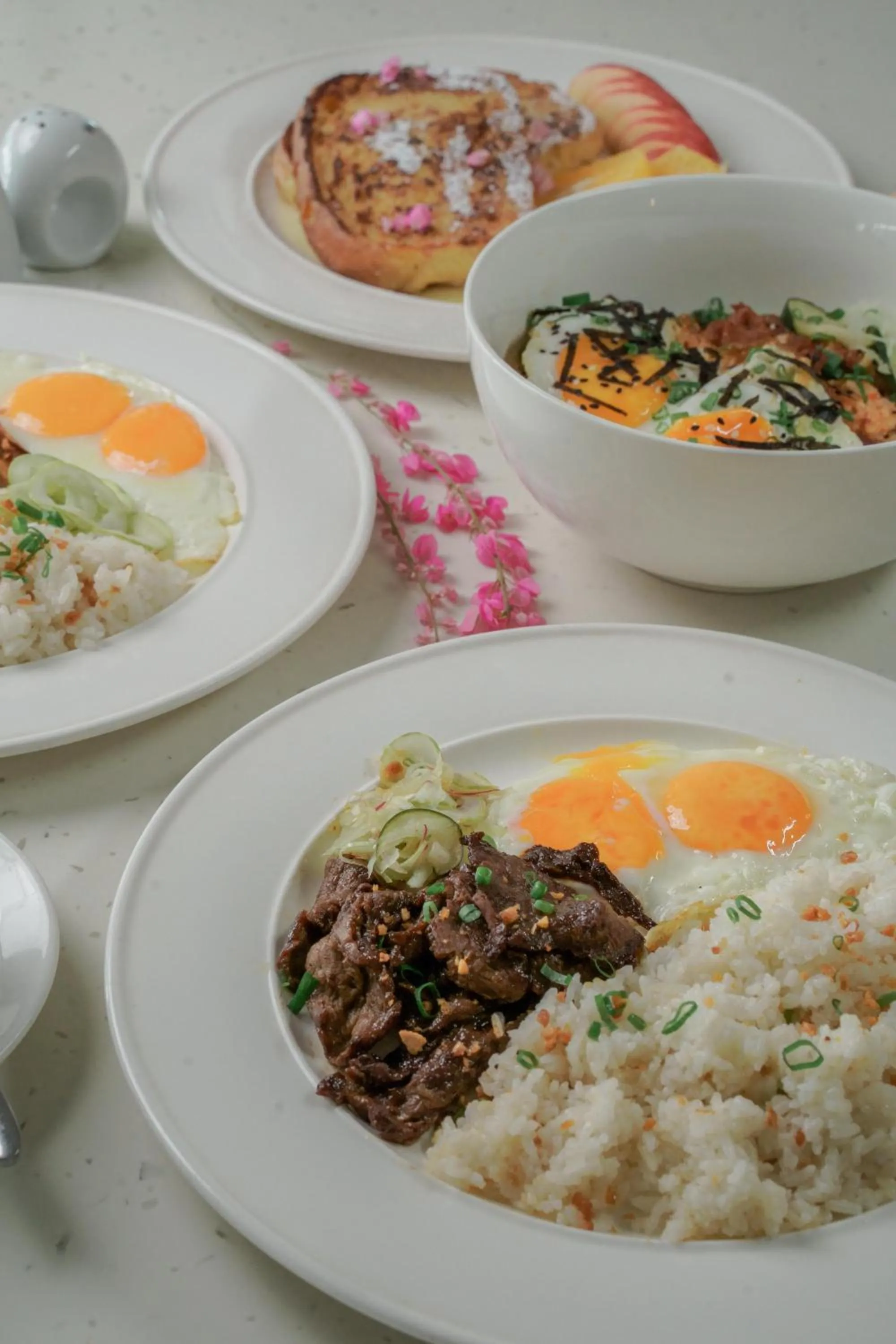 Restaurant/places to eat in Stonehill Suites