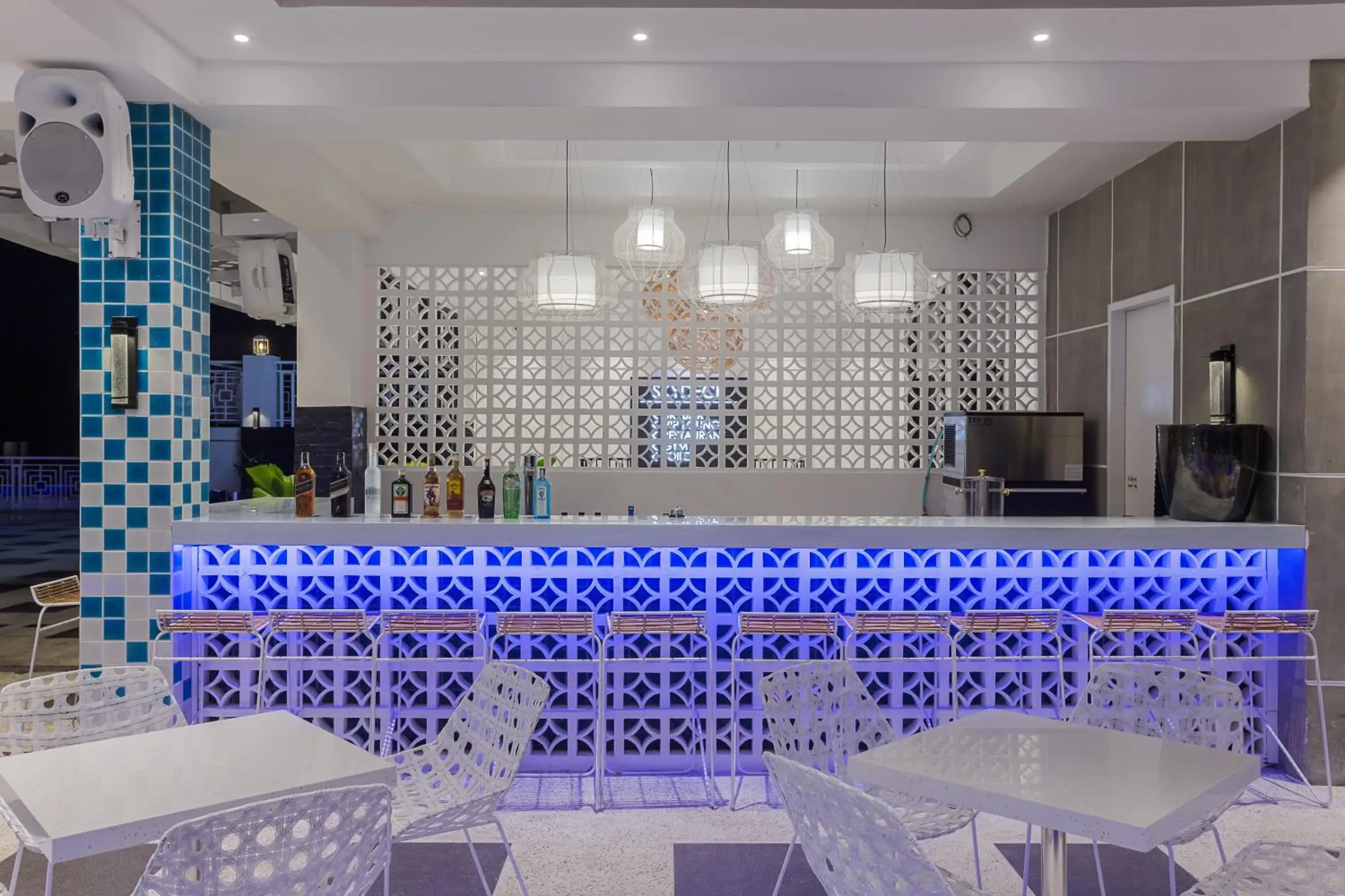 Restaurant/places to eat in Stonehill Suites Restaurant/places to eat in Stonehill Suites