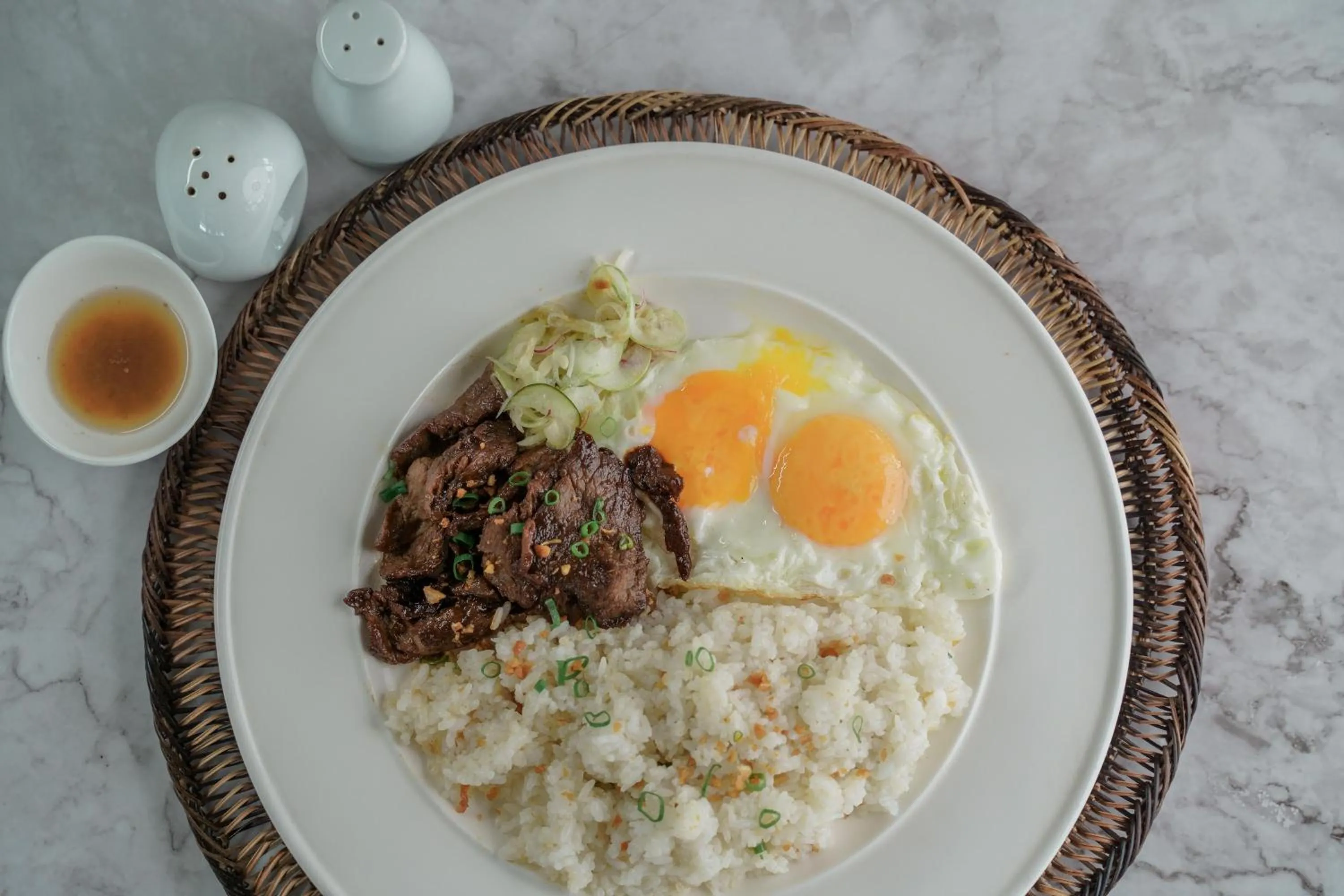 Restaurant/places to eat in Stonehill Suites