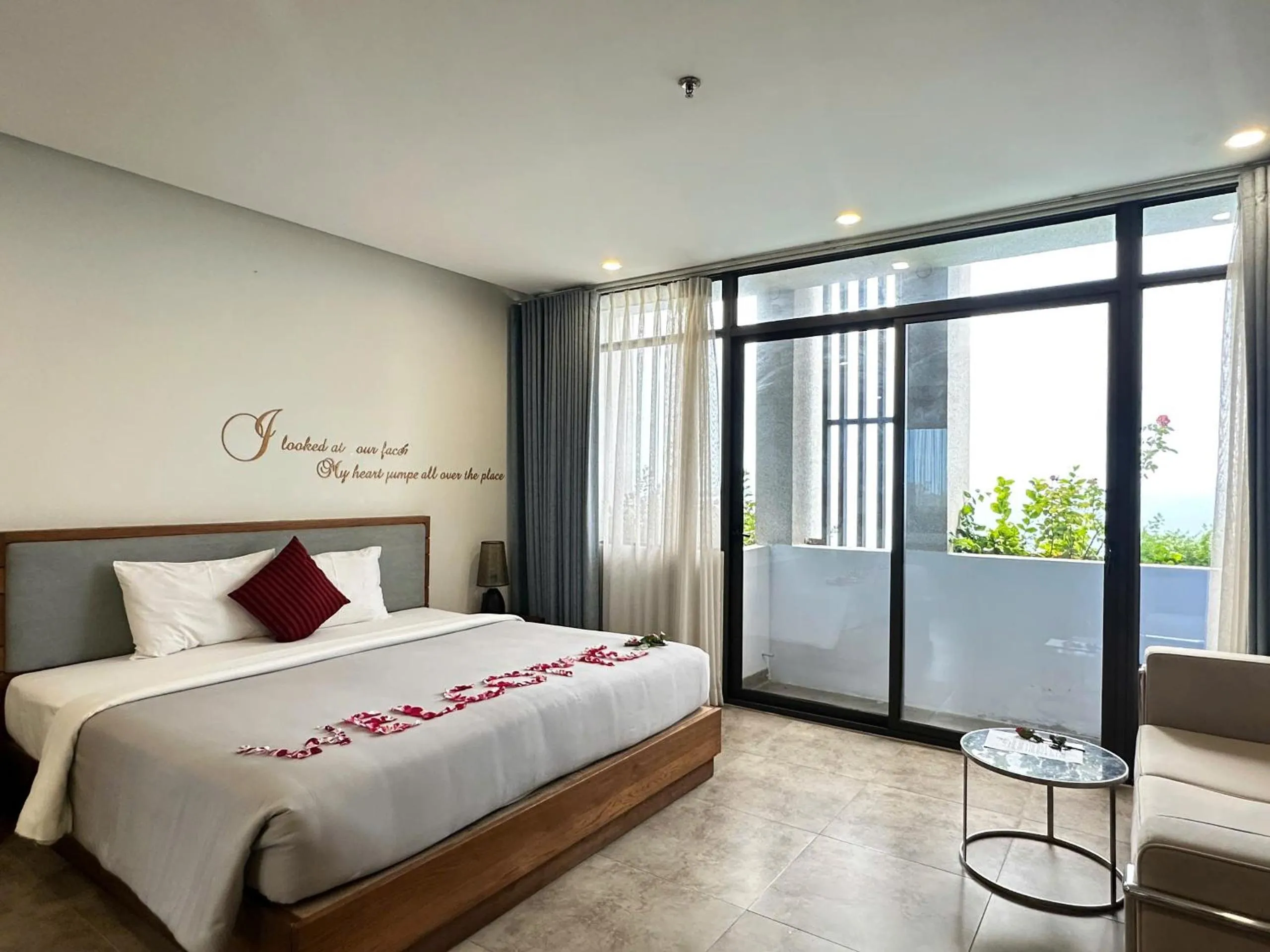 Bed in Joy Trip Hotel & Spa Nha Trang