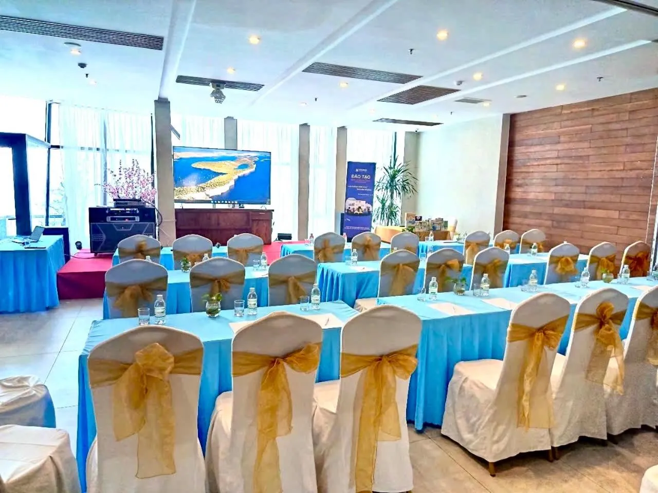 Property building in Joy Trip Hotel & Spa Nha Trang