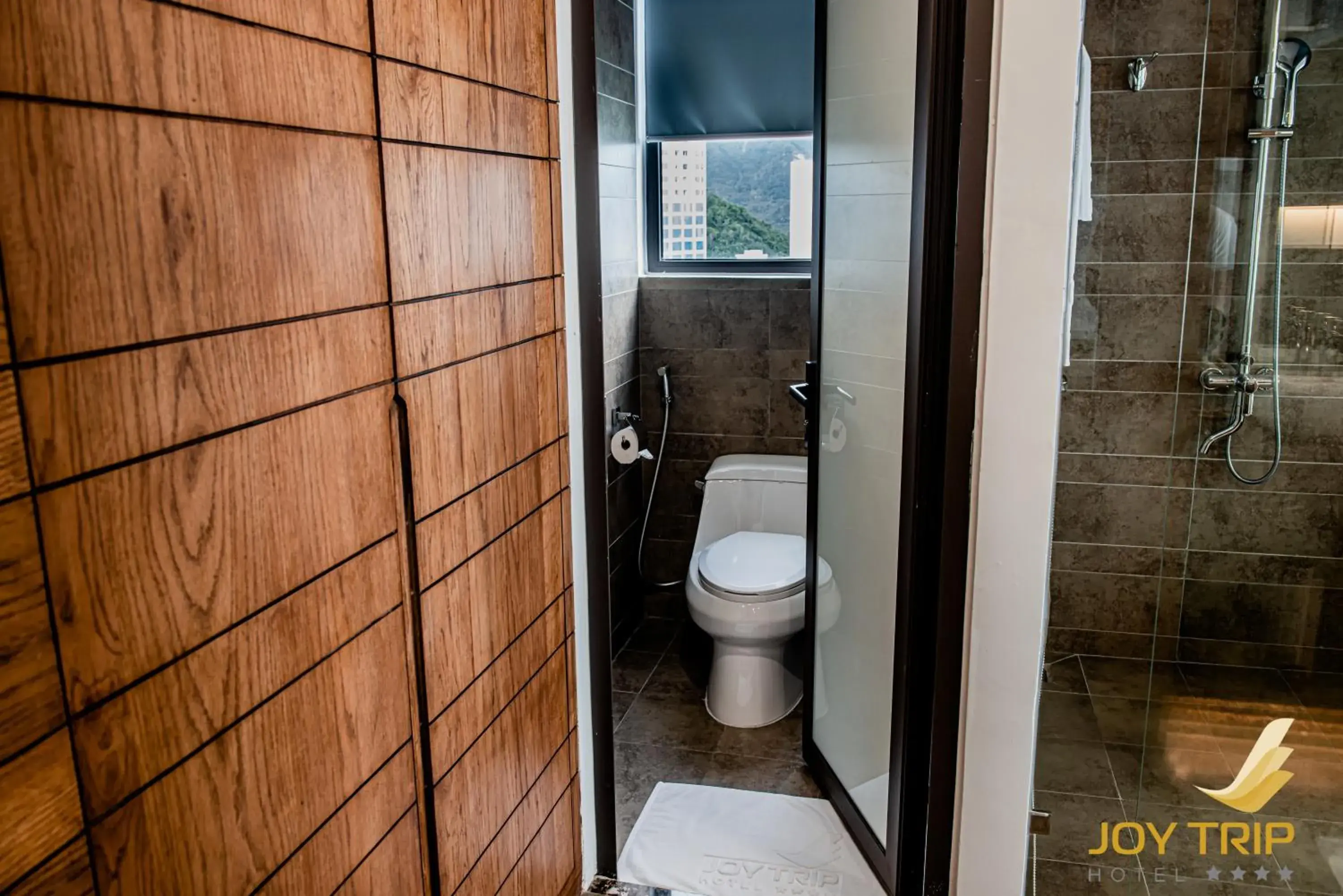 Deluxe Double or Twin Room with Ocean View in Joy Trip Hotel & Spa Nha Trang Deluxe Double or Twin Room with Ocean View in Joy Trip Hotel & Spa Nha Trang