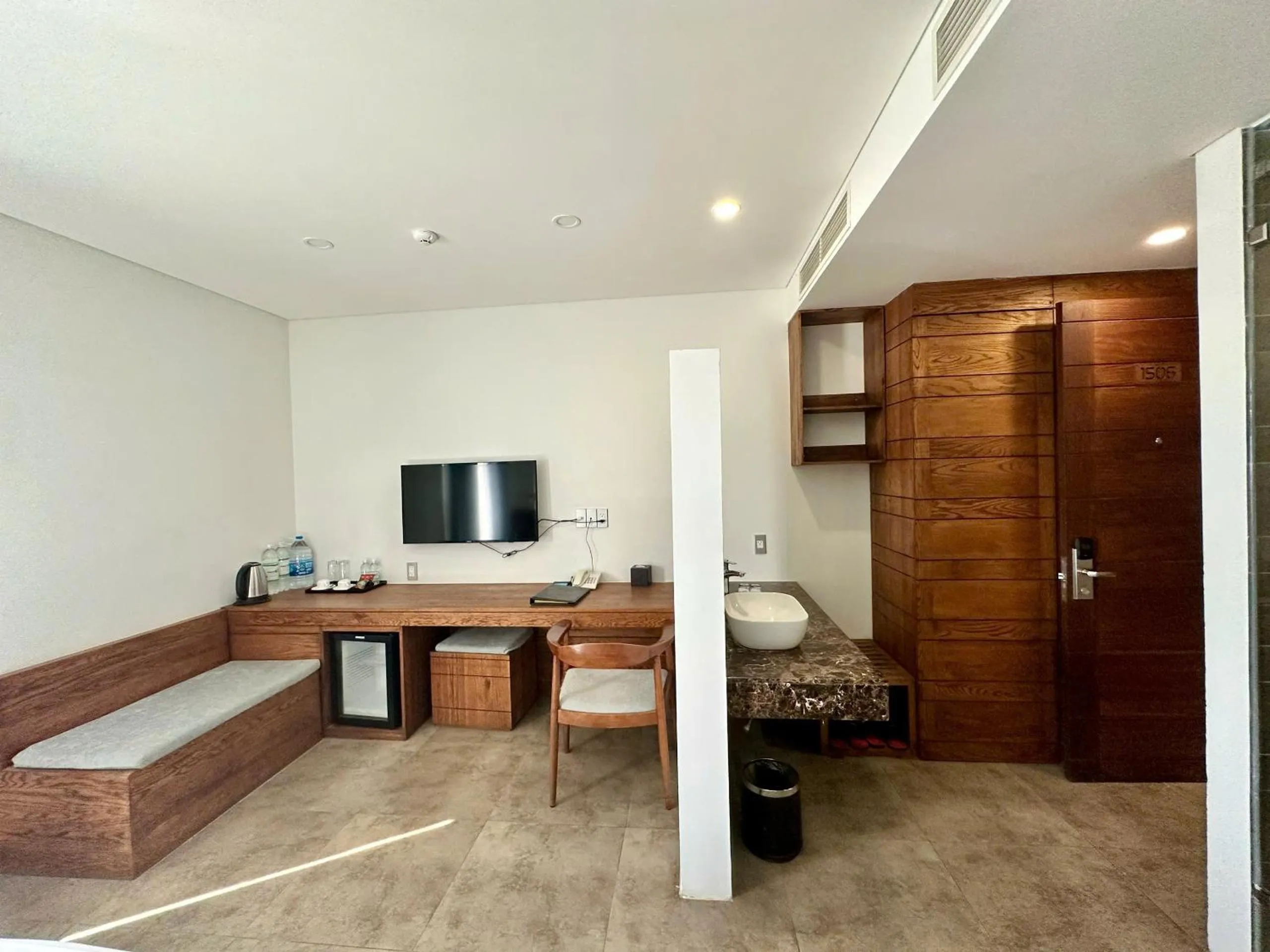 Communal lounge/ TV room in Joy Trip Hotel & Spa Nha Trang