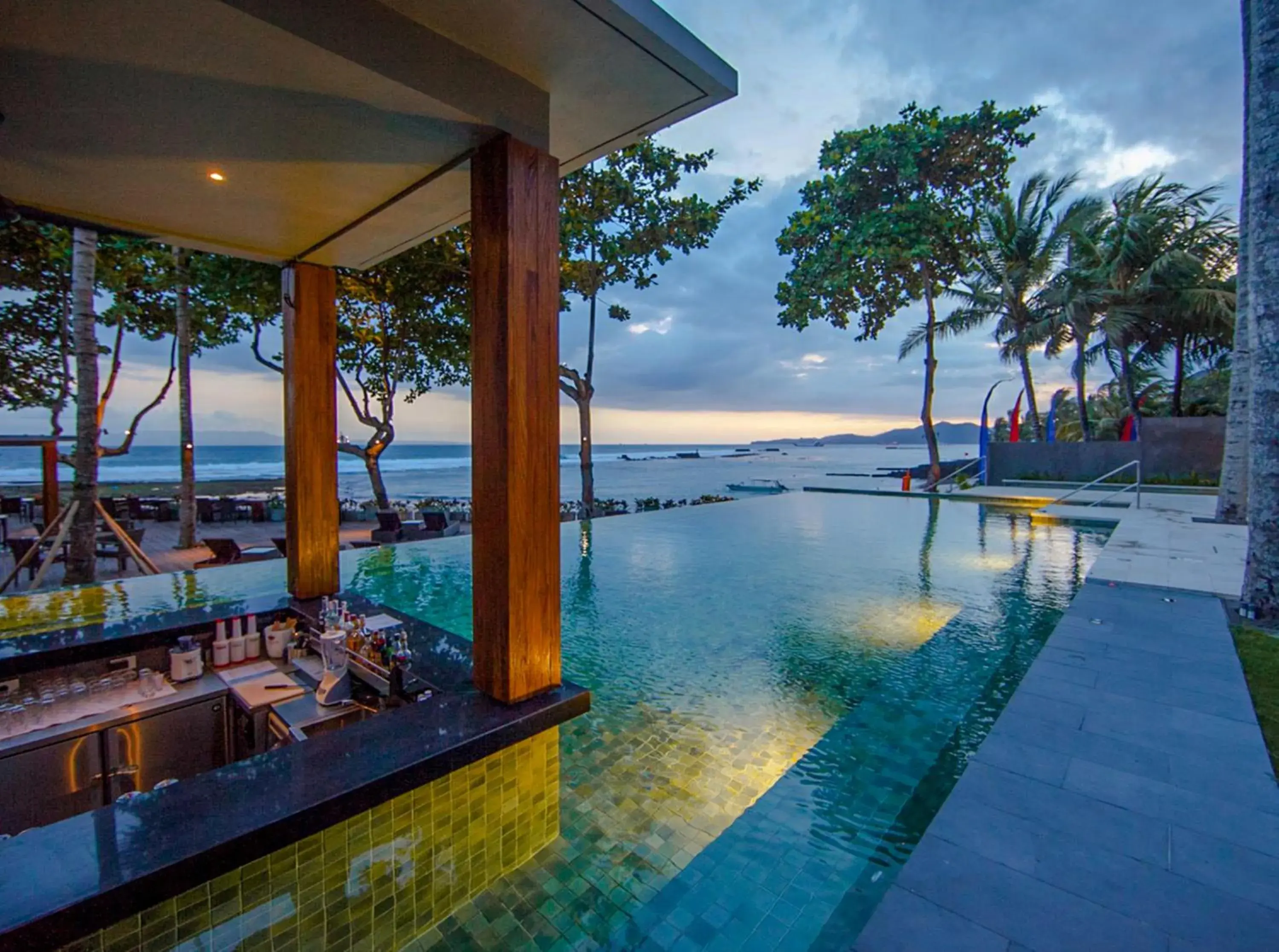 Lounge or bar in Candi Beach Resort & Spa Lounge or bar in Candi Beach Resort & Spa